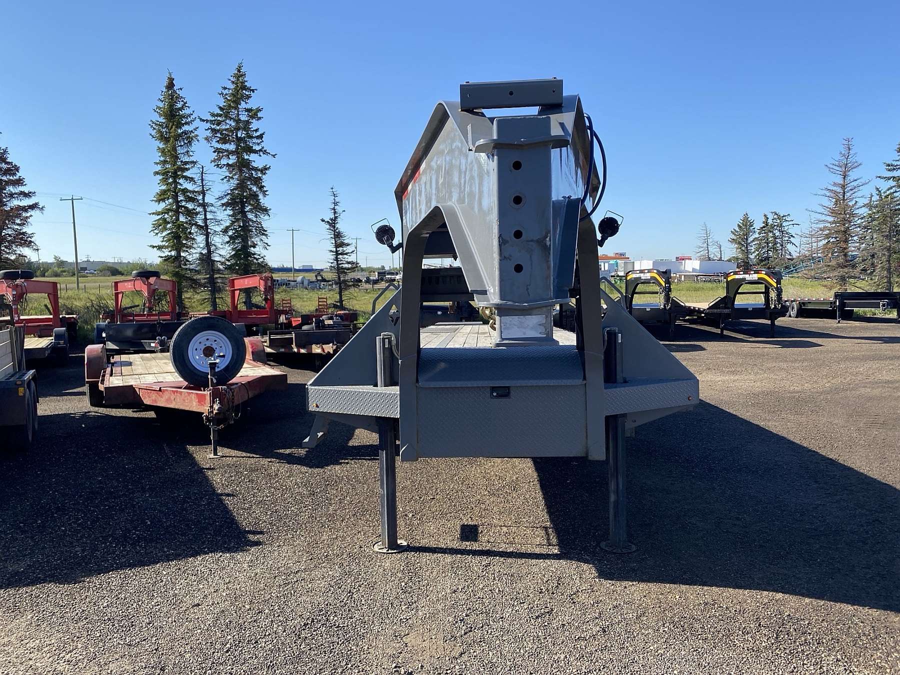 *Consignment* 2024 Diamond C 40' Gooseneck