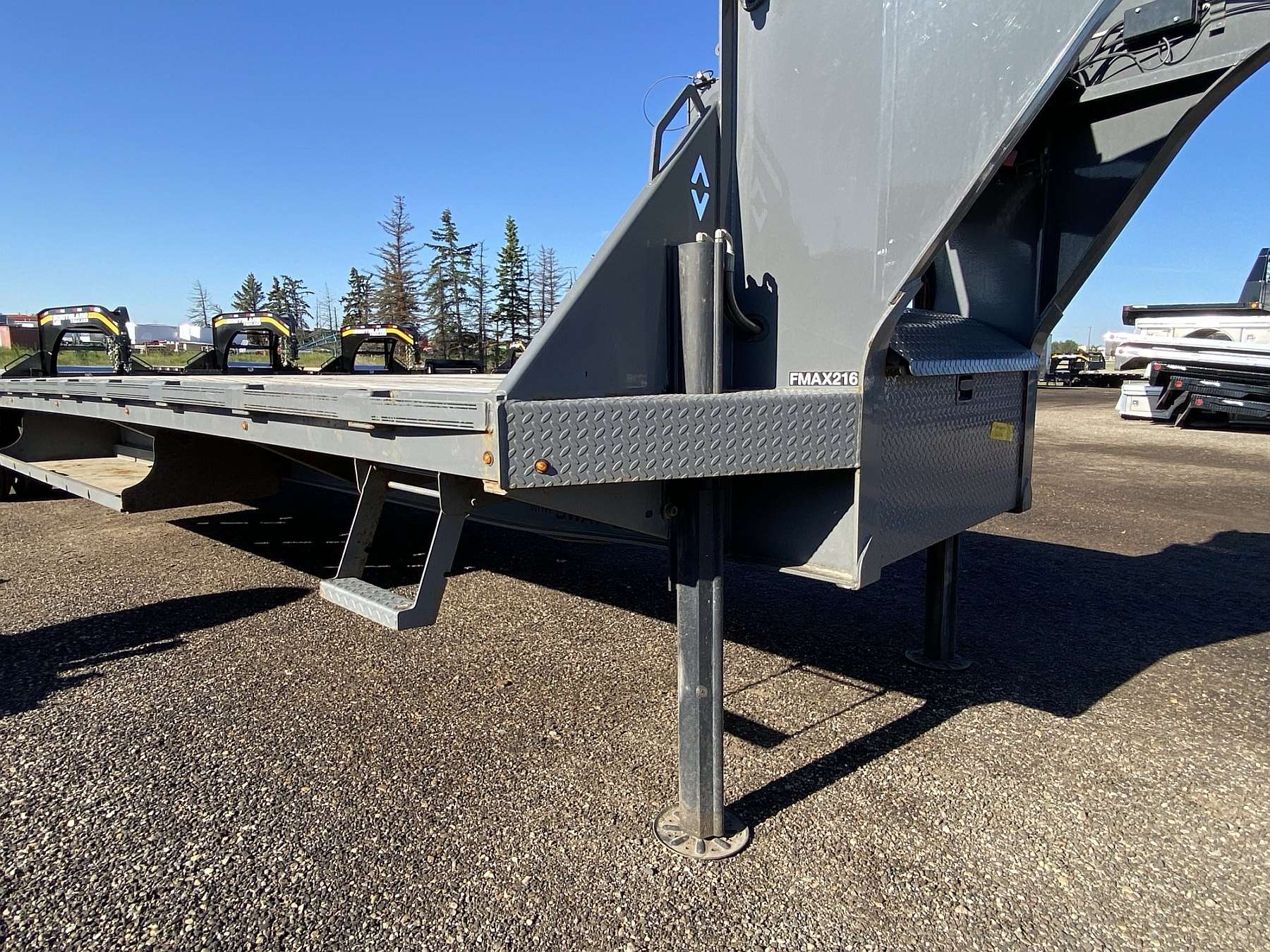 *Consignment* 2024 Diamond C 40' Gooseneck