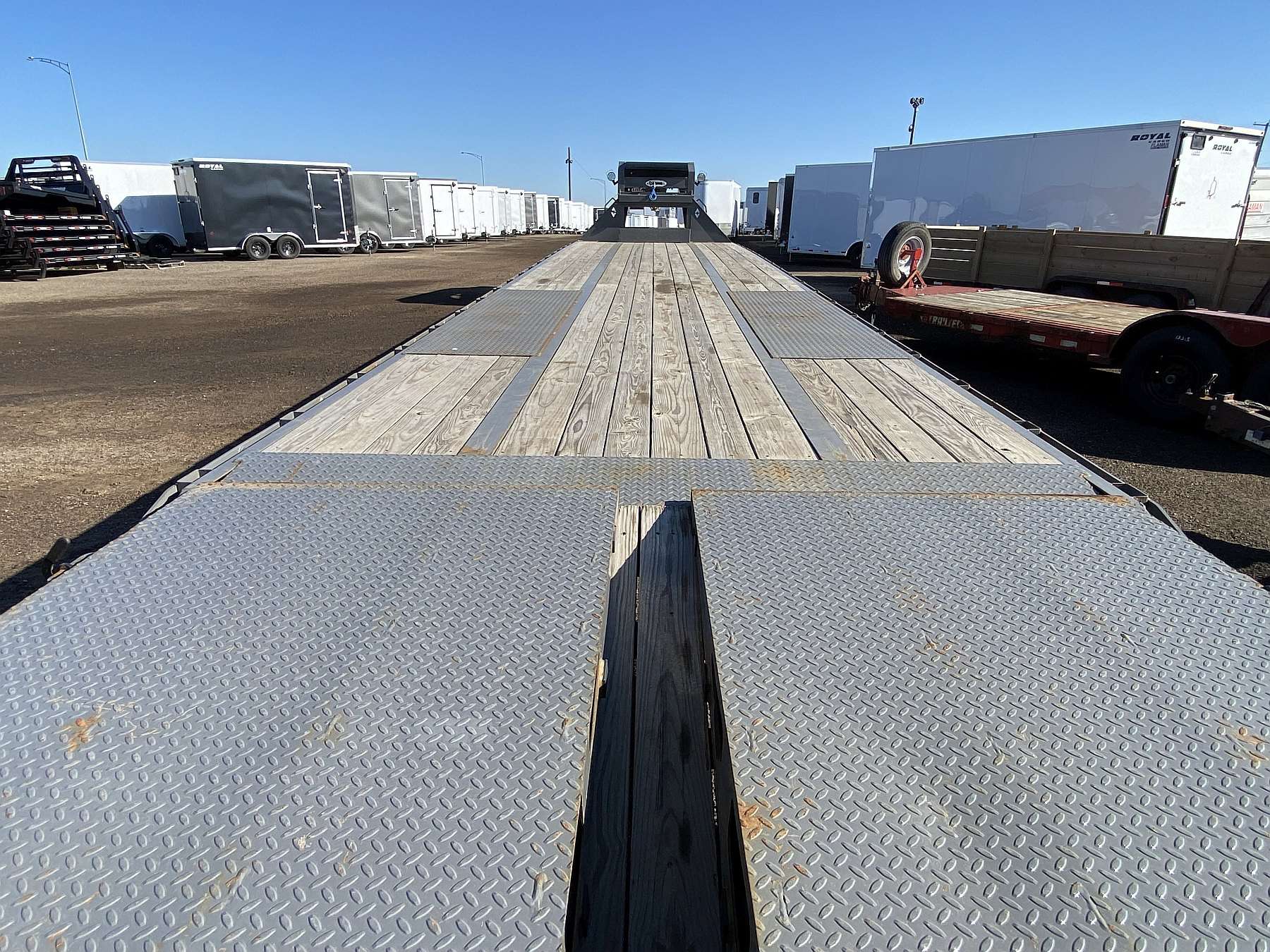 *Consignment* 2024 Diamond C 40' Gooseneck