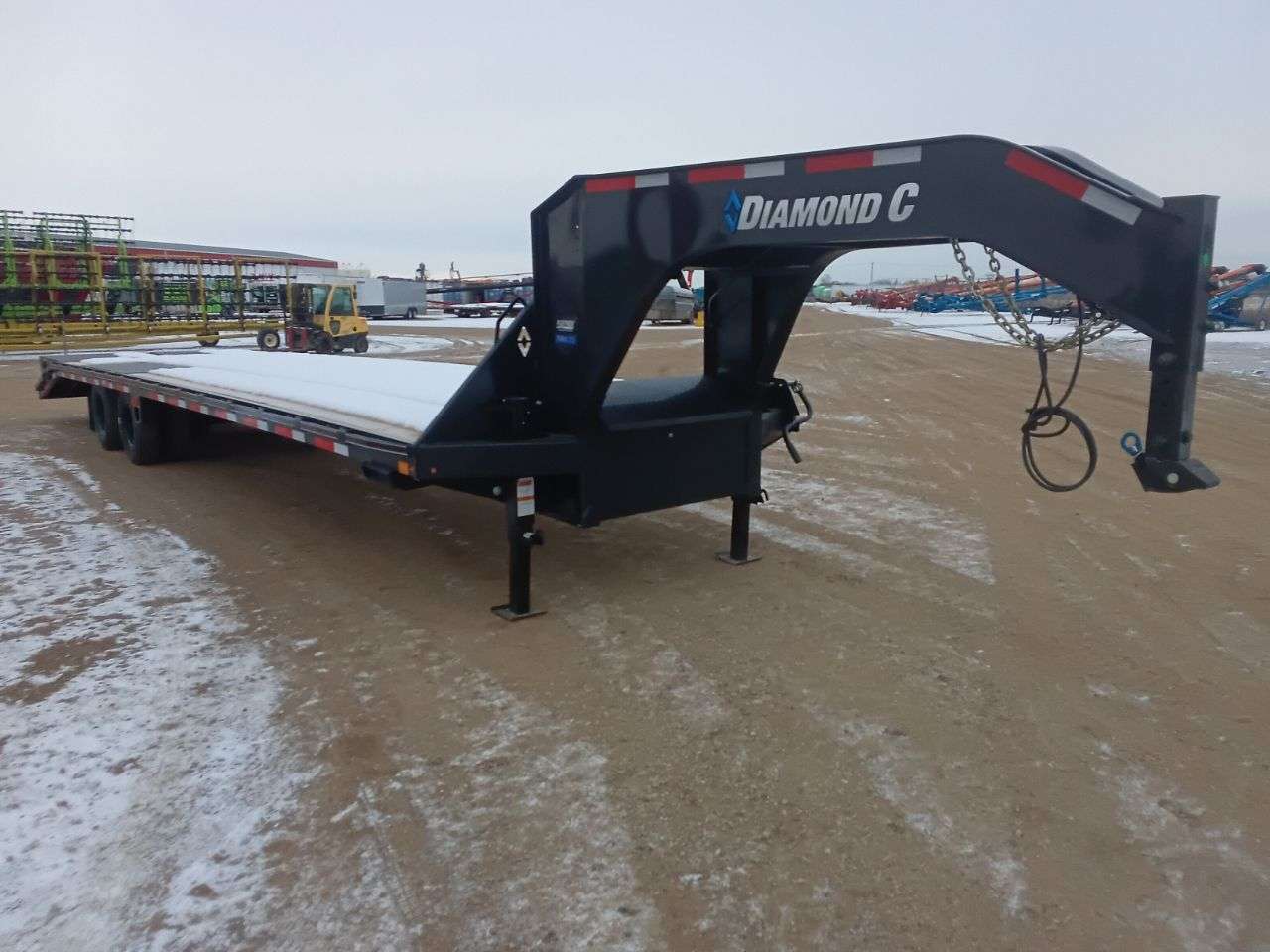 Diamond C 8'6" x 35' Gooseneck Beavertail Flat Deck Trailer