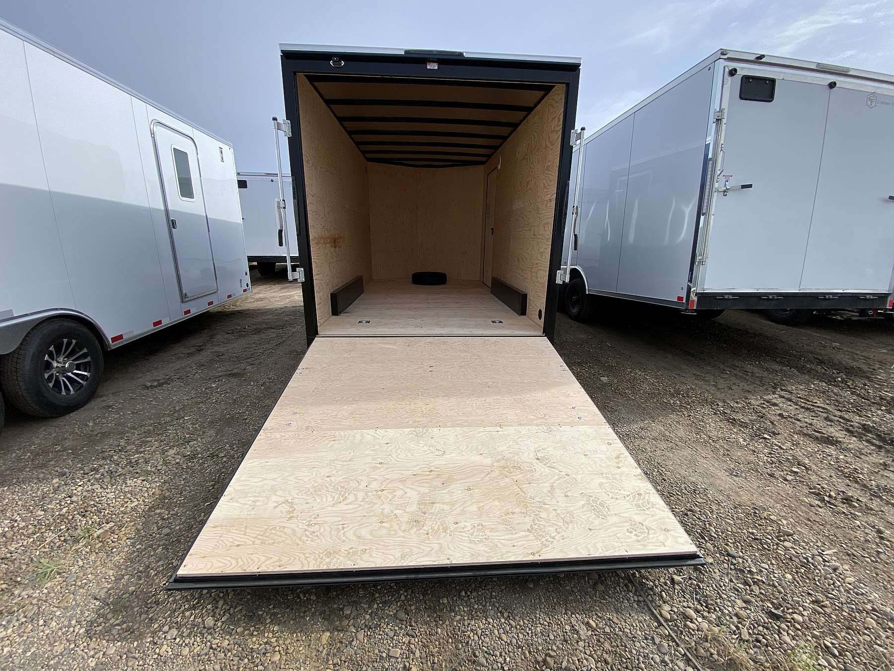 *Hail Sale* 2026 Royal 7.5'x16' Enclosed Cargo w/ Ramp Door