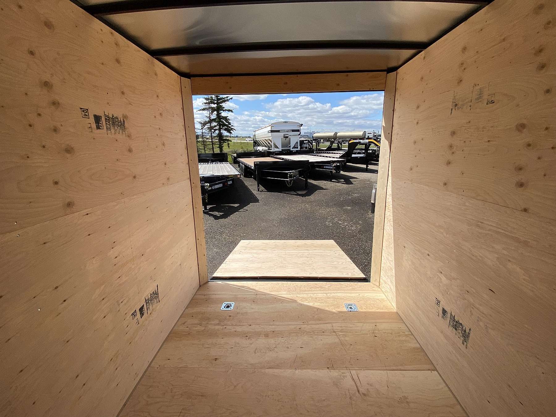 *Hail Sale* 2026 Royal 7'x18' Enclosed Cargo w/ Ramp Door