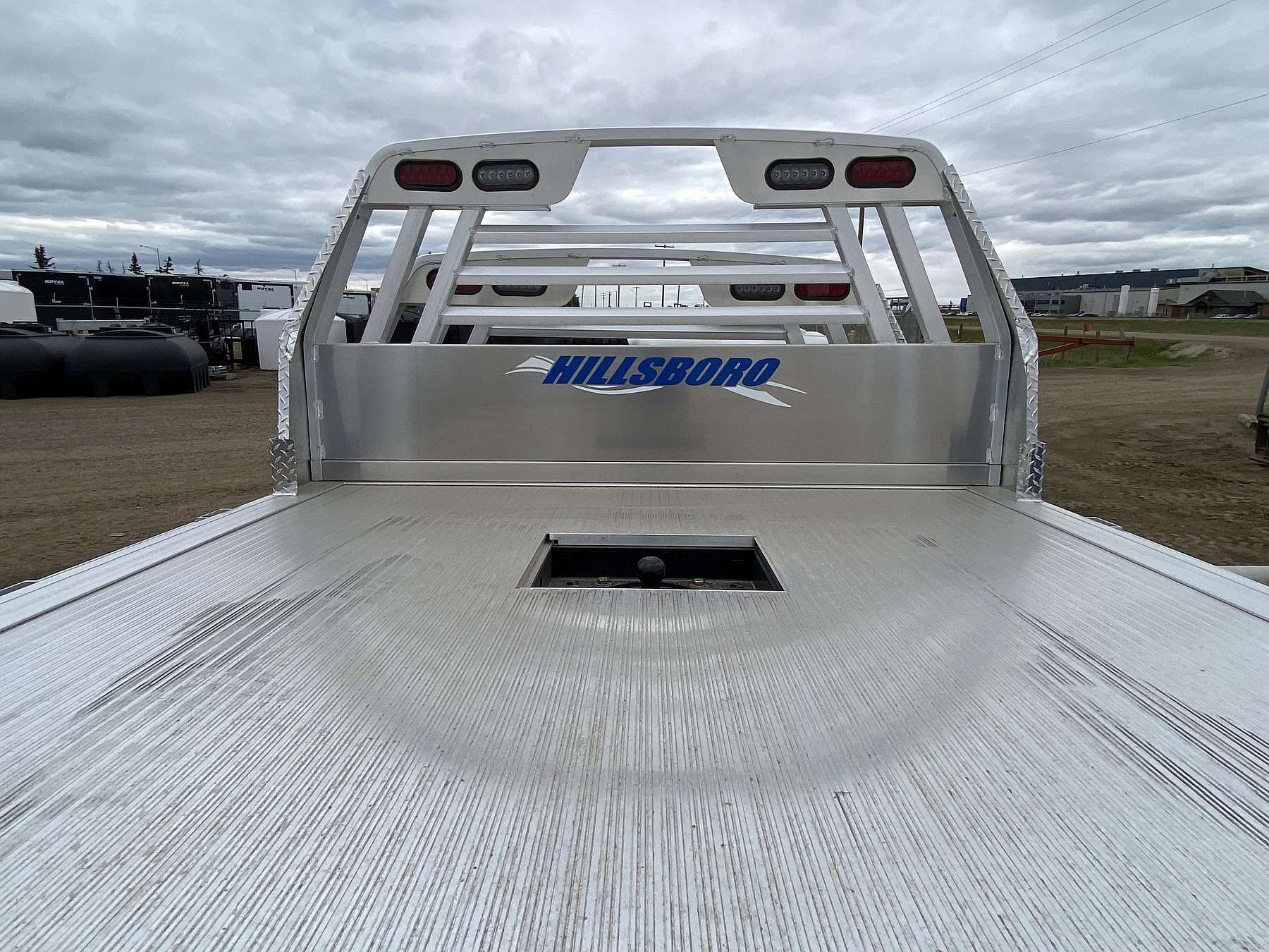 Hillsboro 2500 Series 6.75' x 7' Aluminum Truck Bed