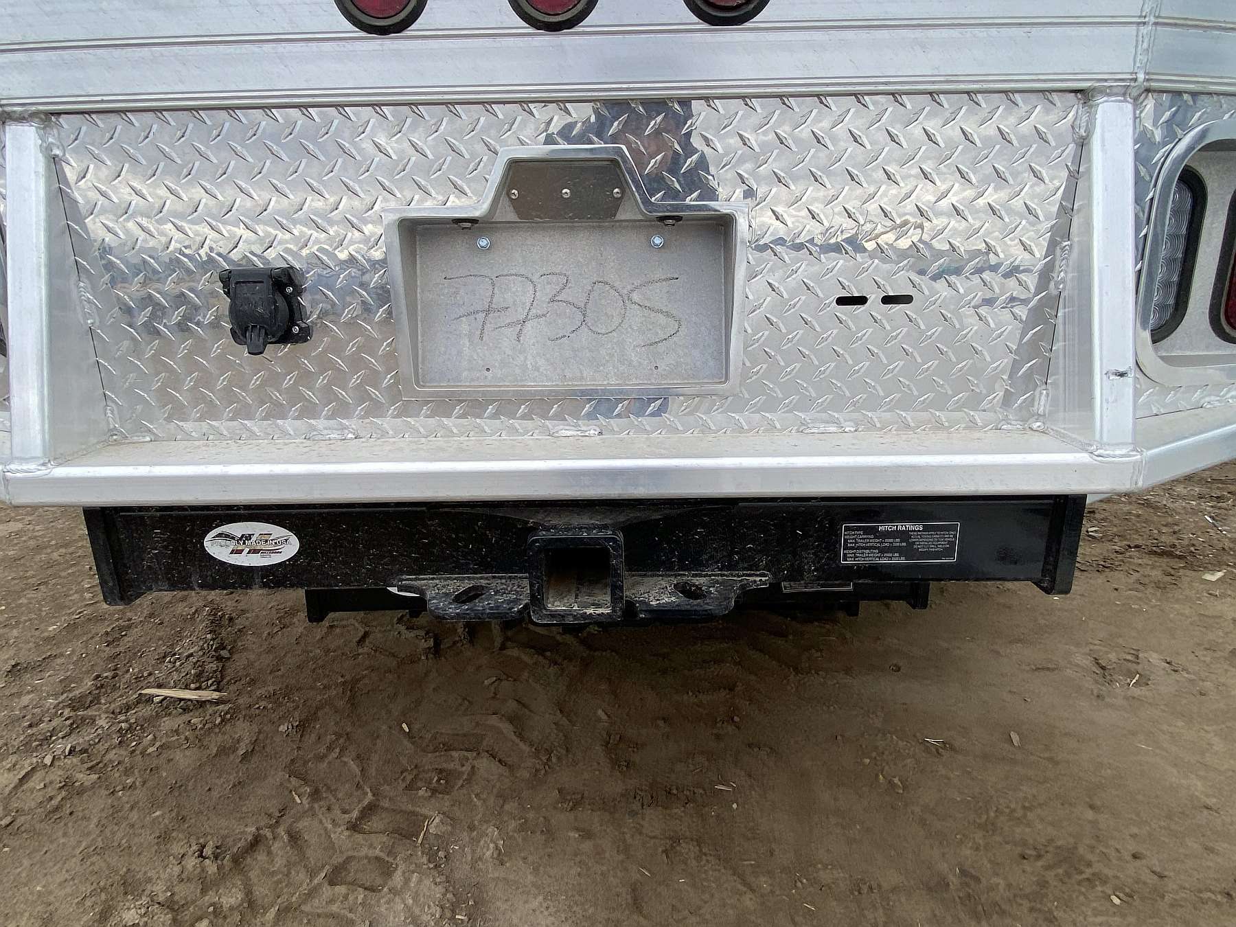 Hillsboro 2500 Series 6.75' x 7' Aluminum Truck Bed