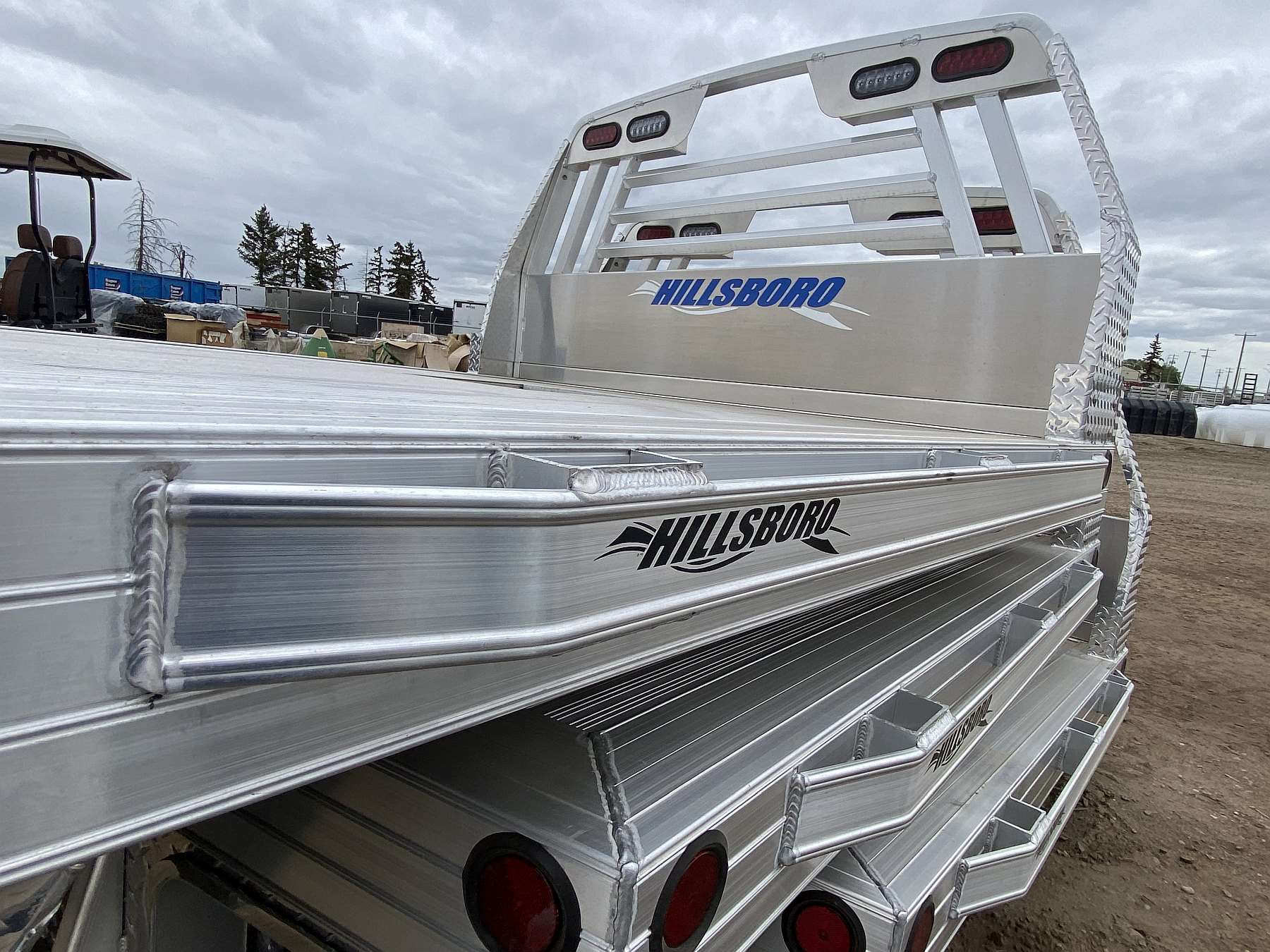 Hillsboro 2500 Series 6.75' x 7' Aluminum Truck Bed