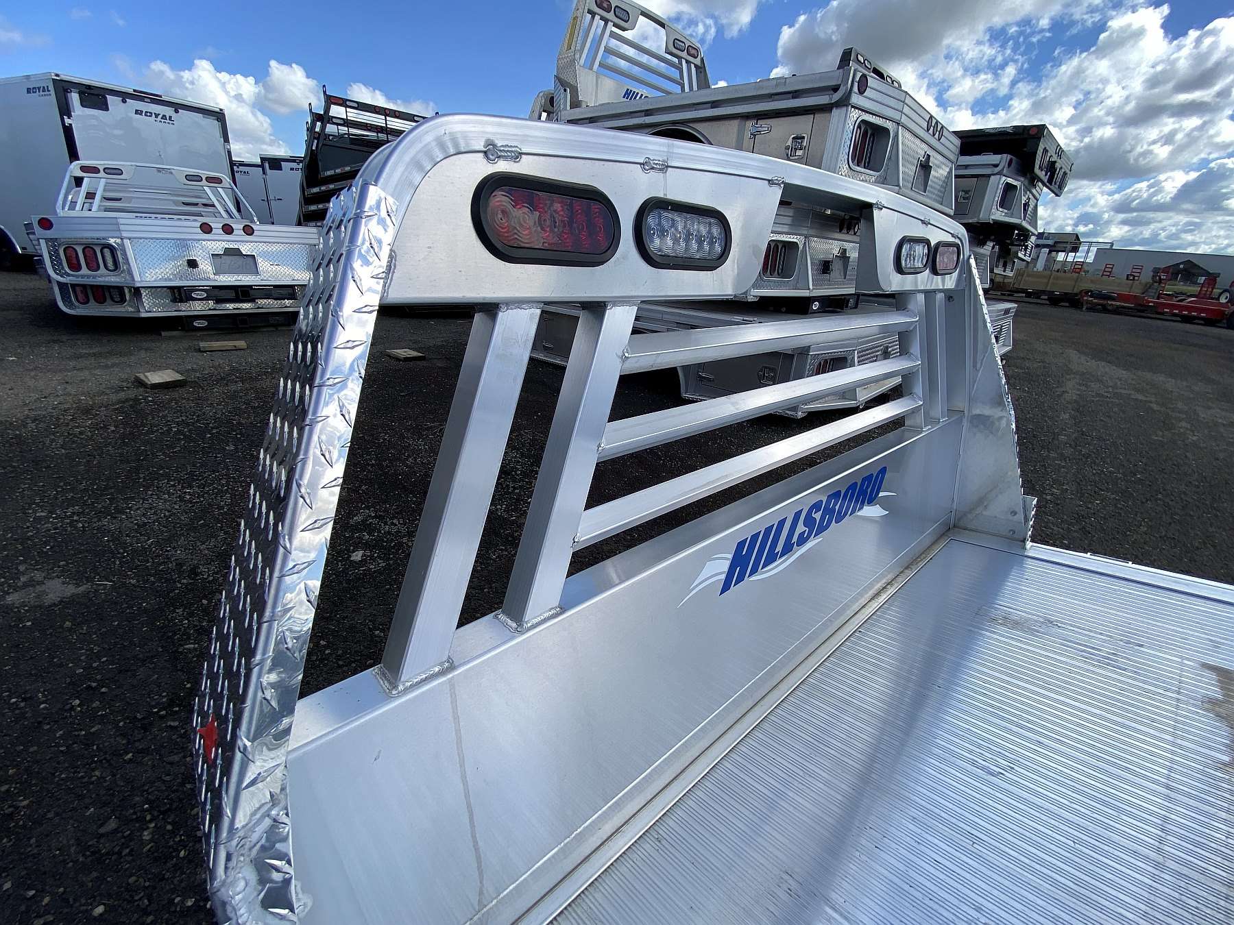 Hillsboro 2500 Series 6.75' x 8.5' Aluminum Truck Bed