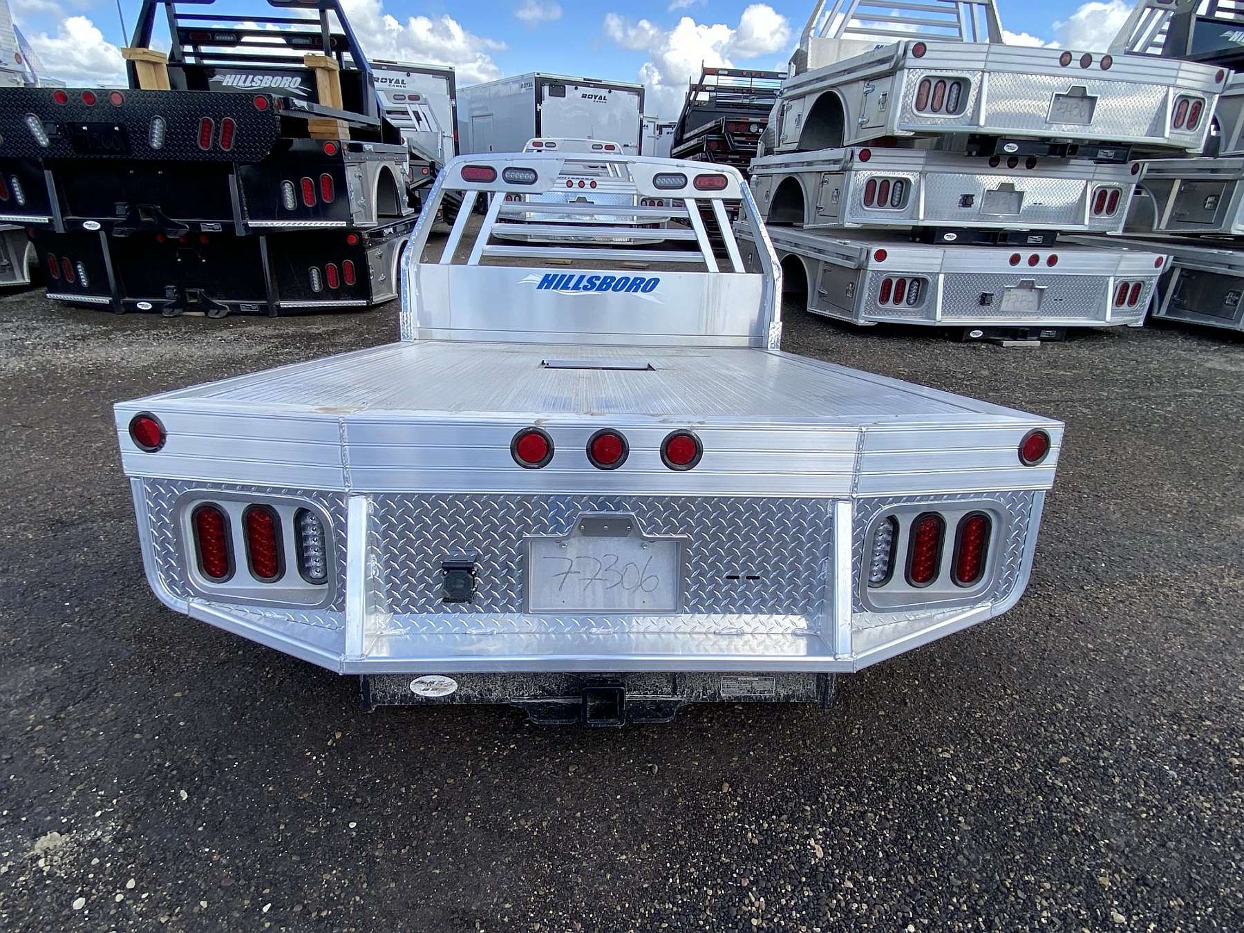 Hillsboro 2500 Series 6.75' x 8.5' Aluminum Truck Bed