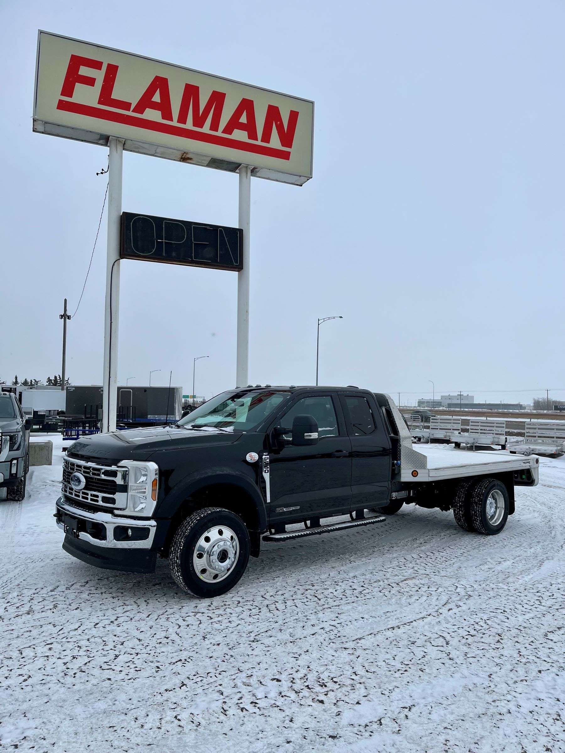 Hillsboro 2500 Series 8'x11' Aluminum Truck Bed