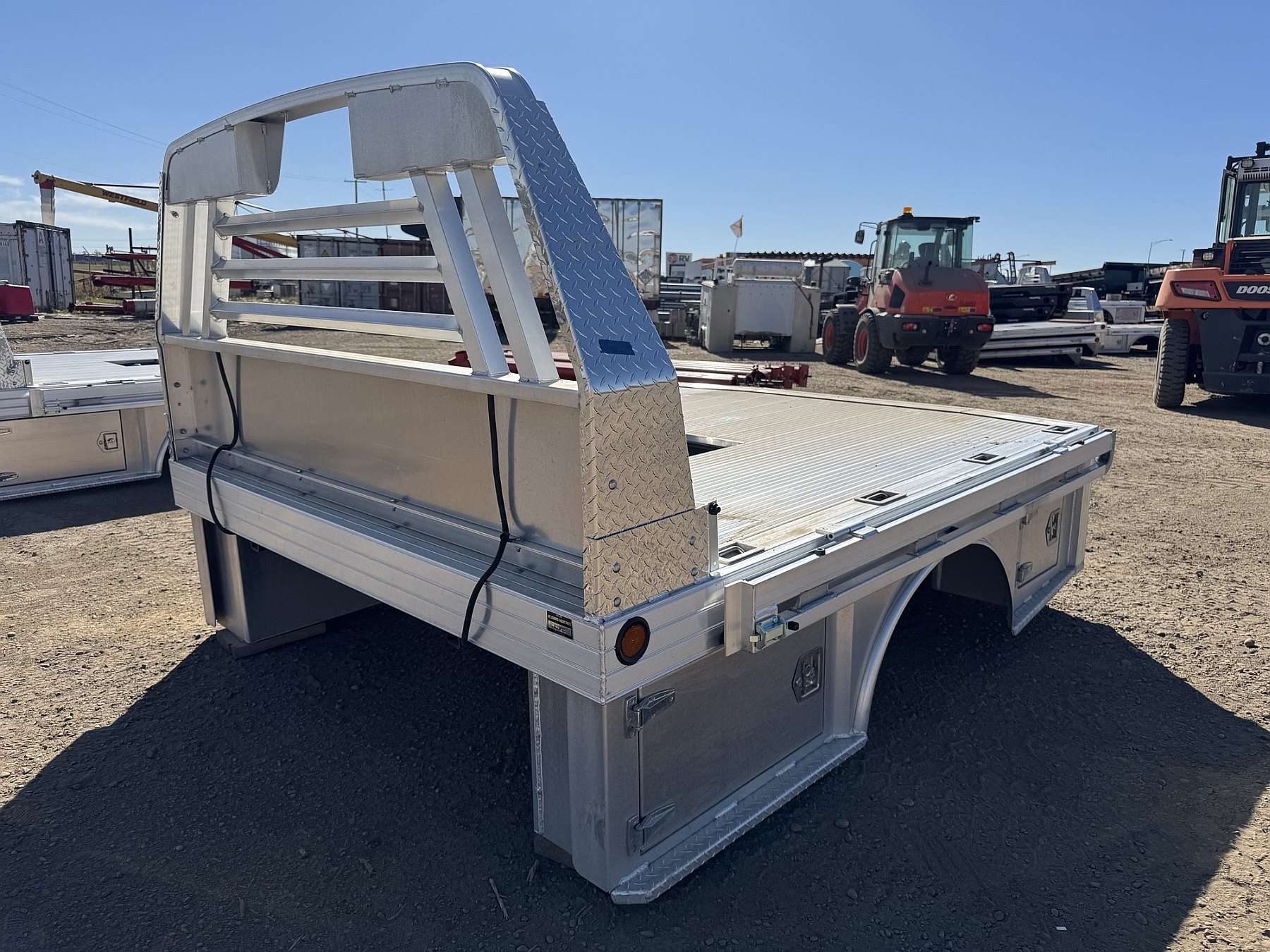 Hillsboro 4000 Series 6.75' x 8.5' Aluminum Truck Bed