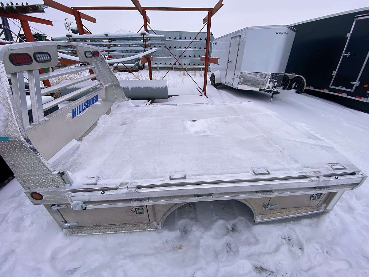 Hillsboro 4000 Series 6.75' x 9' Aluminum Truck Bed