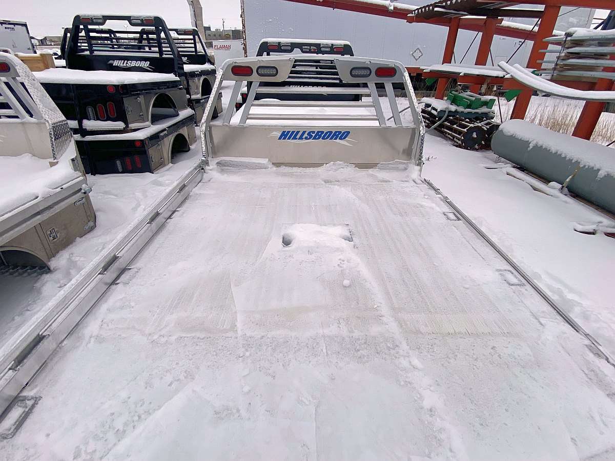 Hillsboro 4000 Series 6.75' x 9' Aluminum Truck Bed