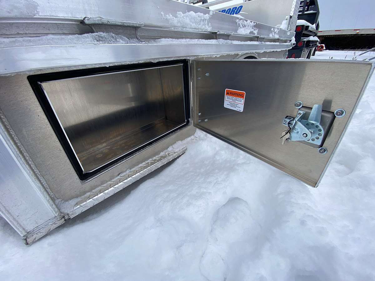 Hillsboro 4000 Series 6.75' x 9' Aluminum Truck Bed