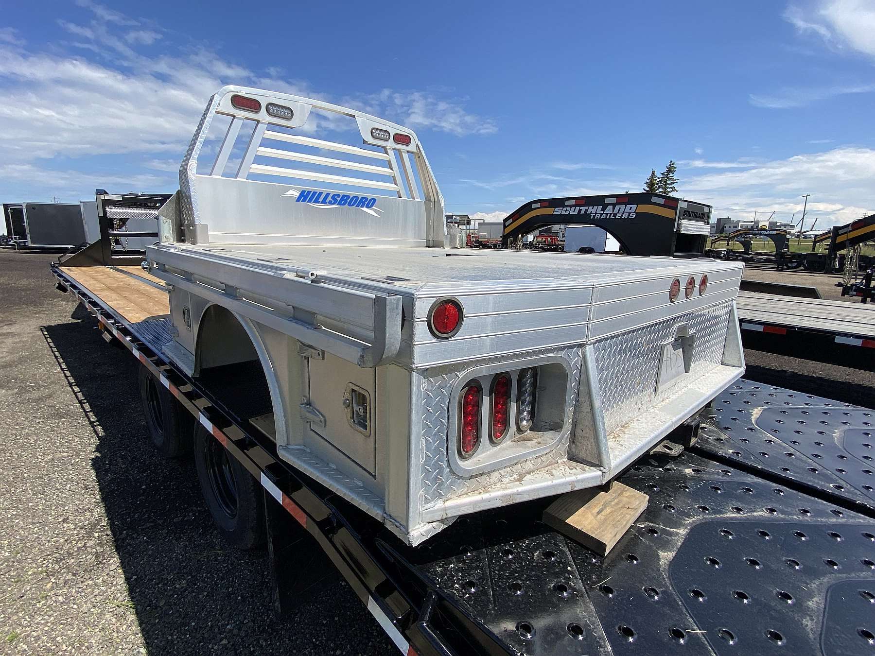 Hillsboro 4000 Series 8'x8.5' Aluminum Truck Deck
