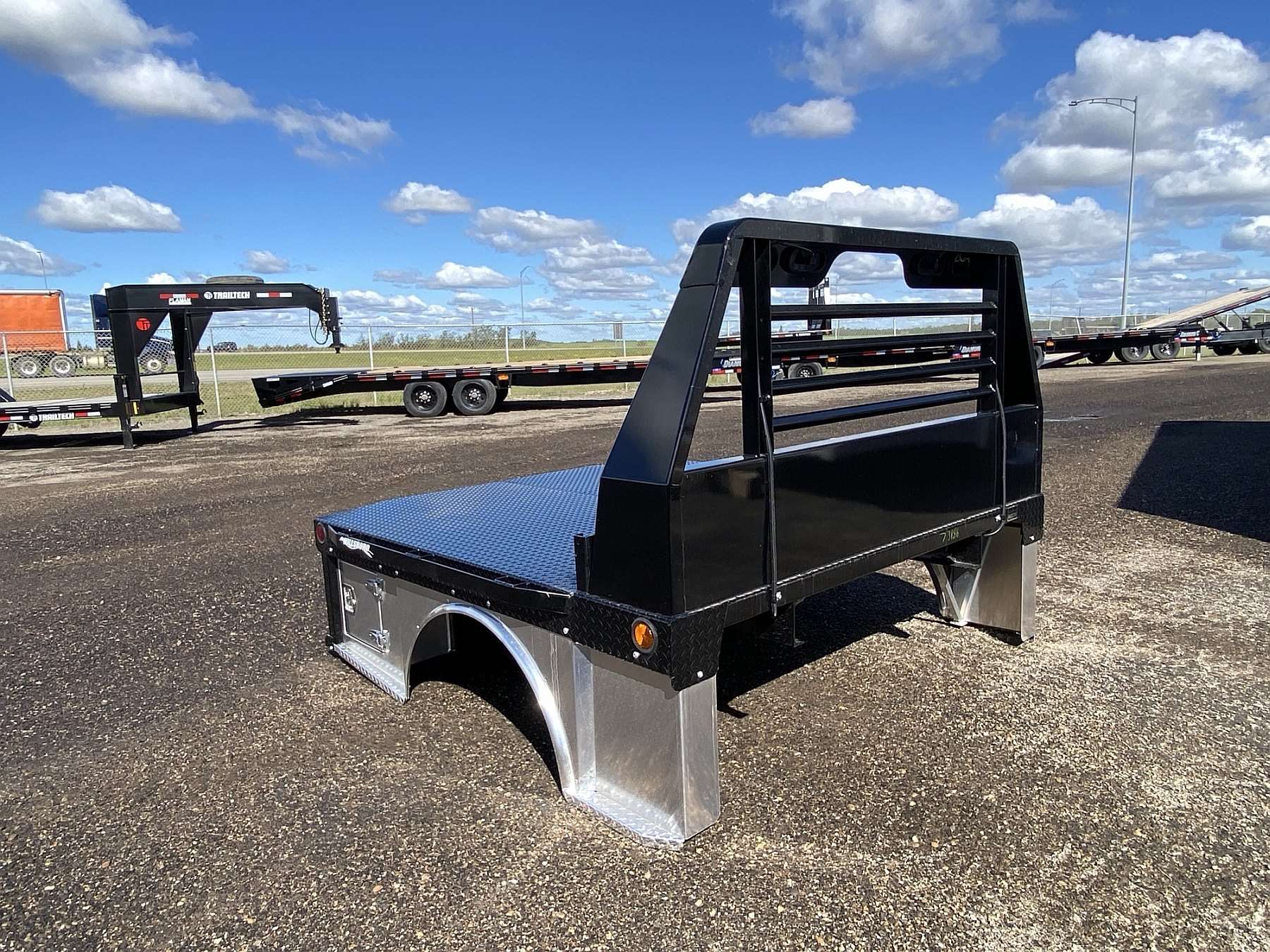 Hillsboro 500 Series 6.5'X7' Hybrid Truck Deck