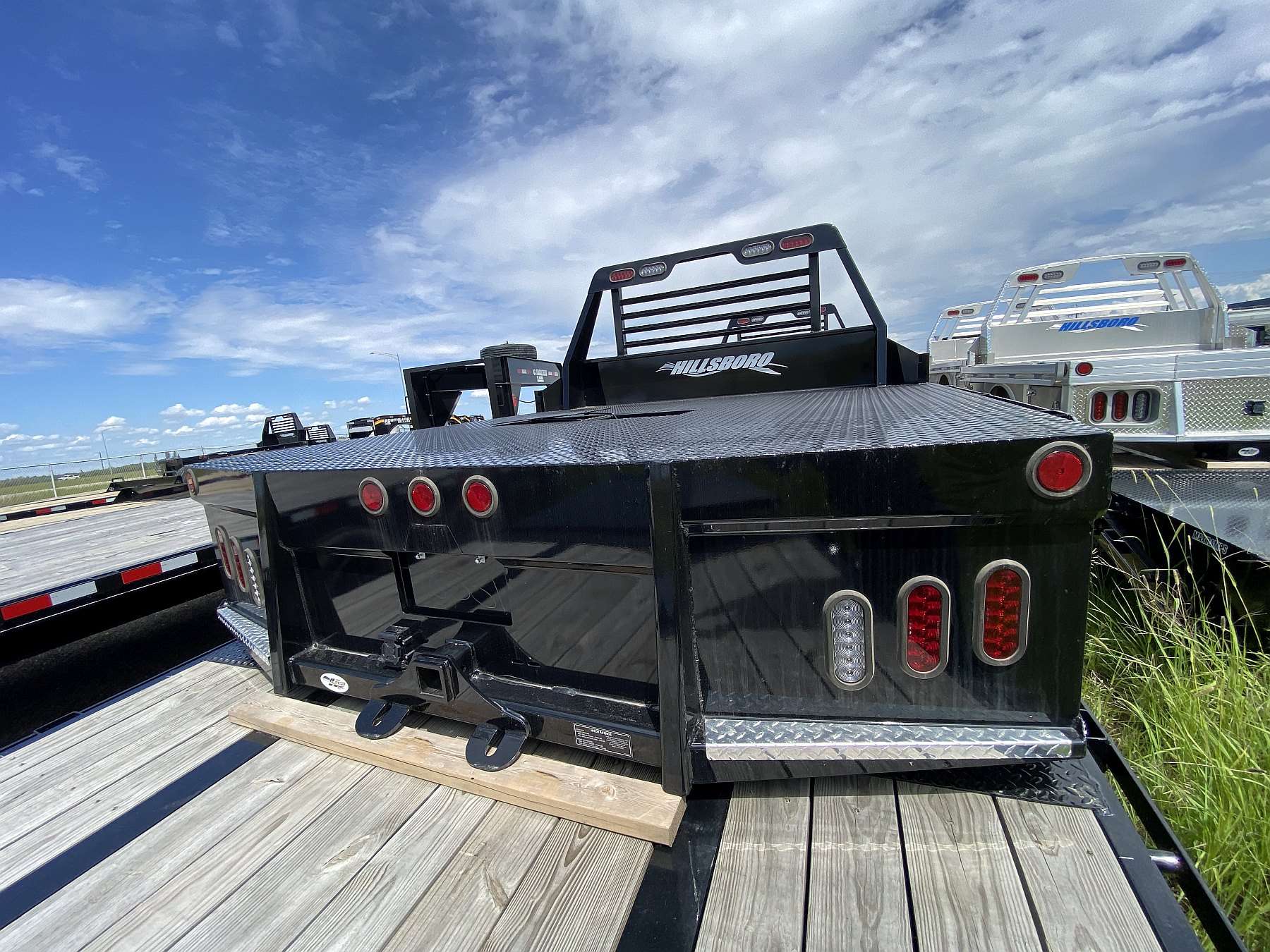 Hillsboro 500 Series 8'x8.5' Hybrid Truck Deck
