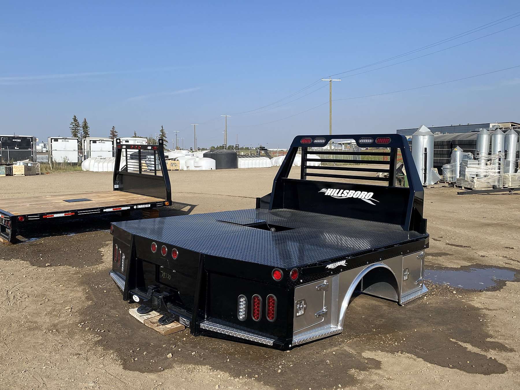 Hillsboro 500 Series 8'x8.5' Hybrid Truck Deck