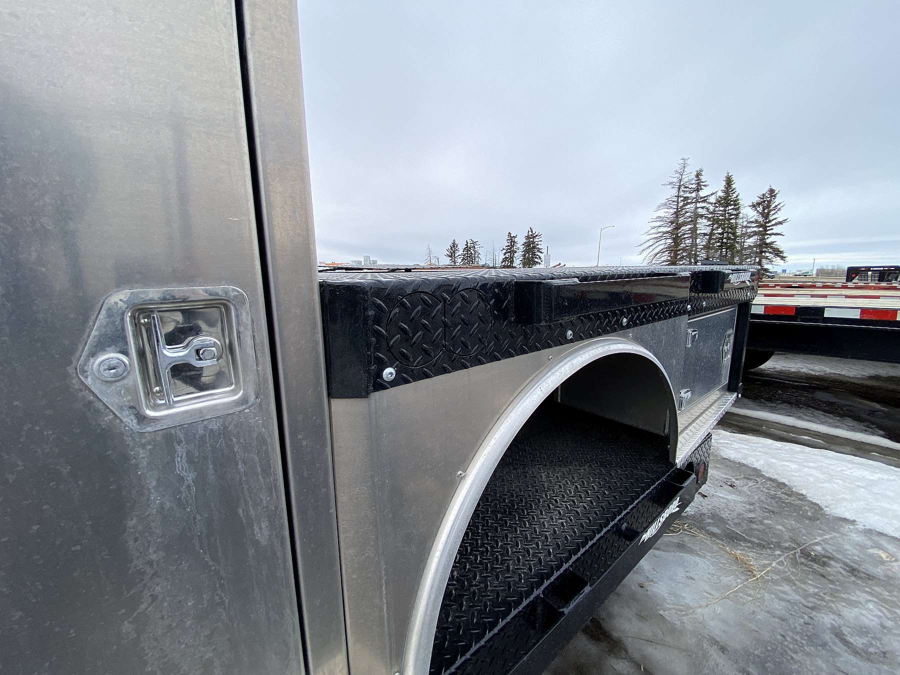 Hillsboro STX500 8'X11' Hybrid Truck Bed