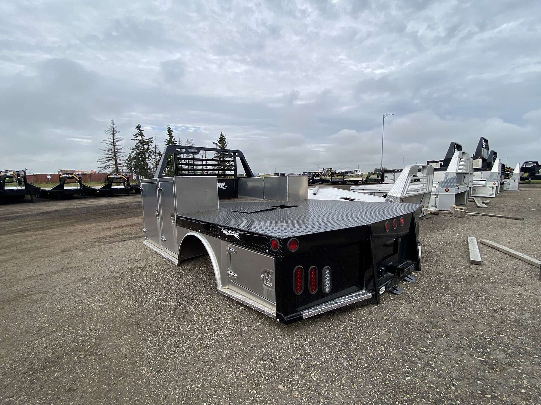 Hillsboro STX500 8'X11' Hybrid Truck Bed