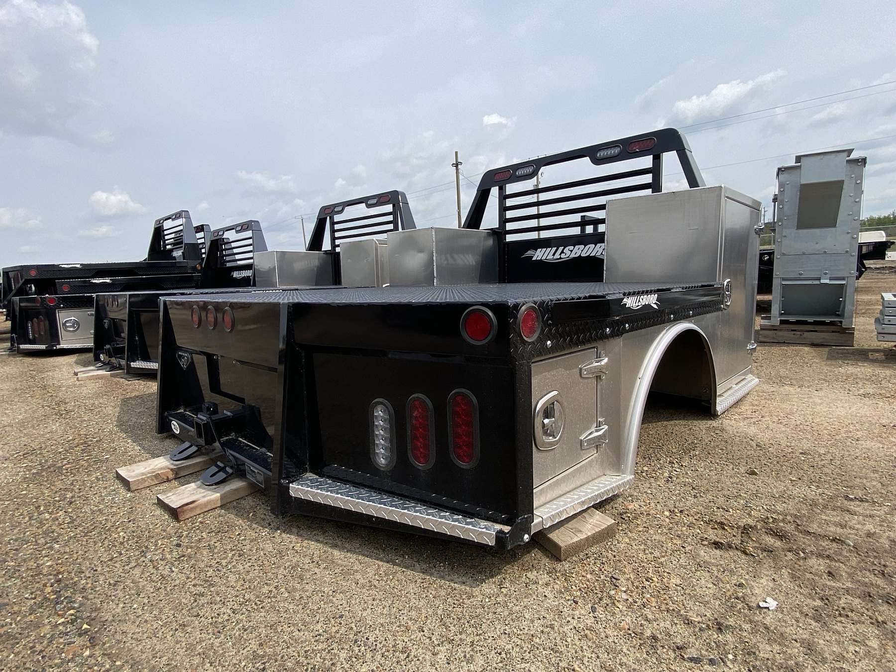 Hillsboro STX500 8'X8.5' Hybrid Truck Bed