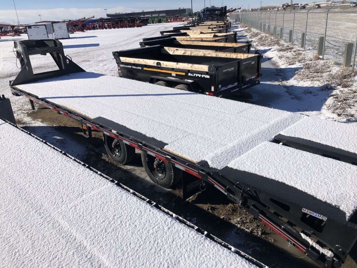 *Limited Rebate* 2023 Diamond C 30' Gooseneck Trailer