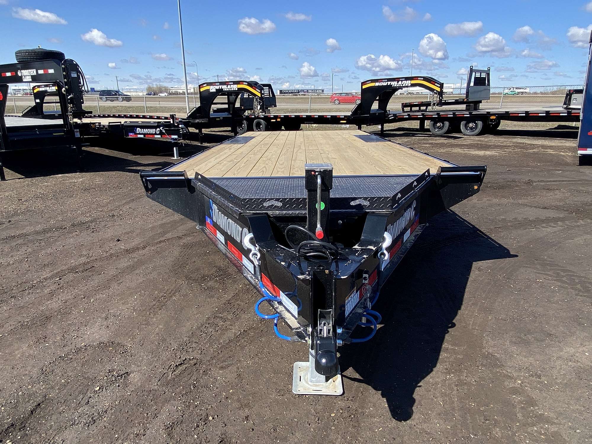 *Limited Rebate* 2025 Diamond C 20' Deck-Over Trailer