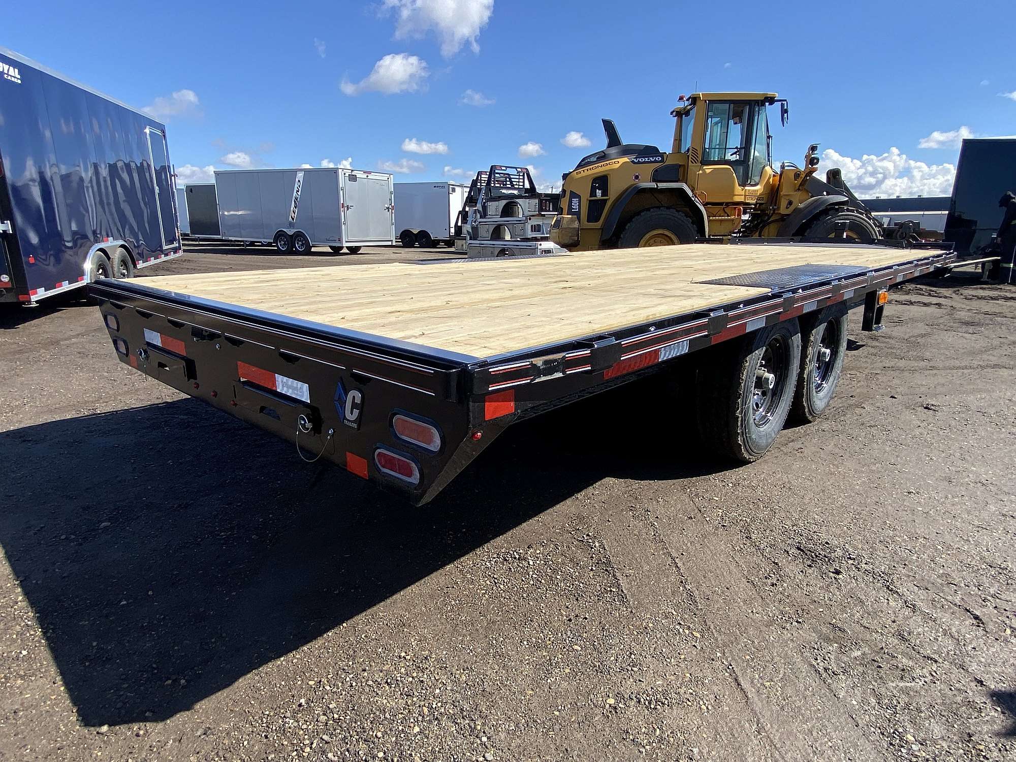 *Limited Rebate* 2025 Diamond C 20' Deck-Over Trailer
