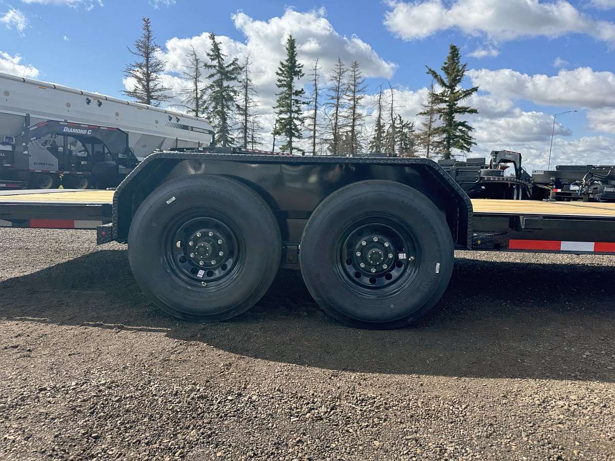 *Limited Rebate* 2025 Diamond C Baseline 22' Tilt Deck