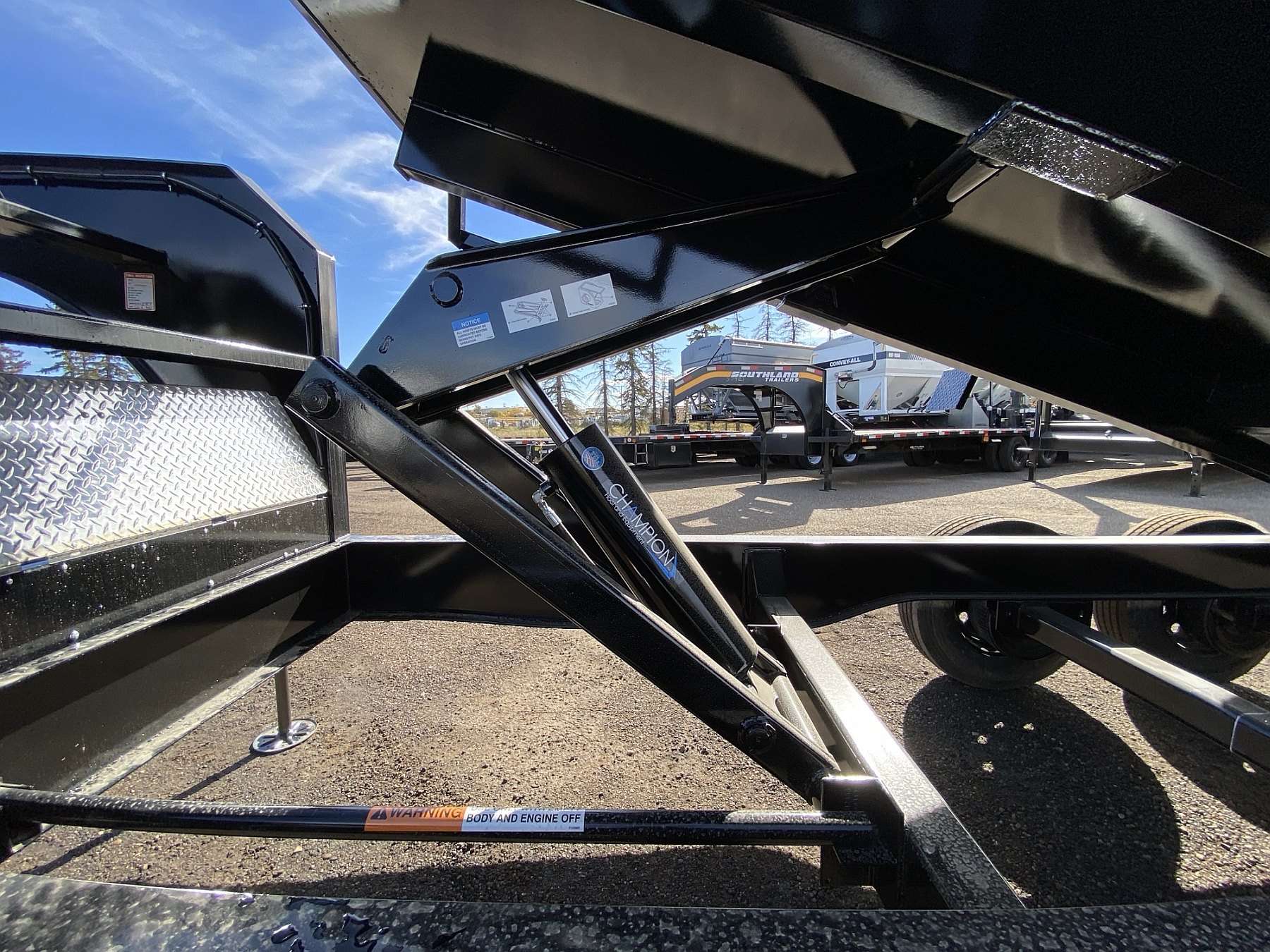 *Limited Rebate* 2026 Southland 16' Gooseneck Dump Trailer
