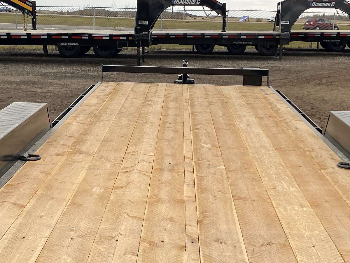 *Limited Time Rebate* 2024 Southland 18' Lowboy Trailer