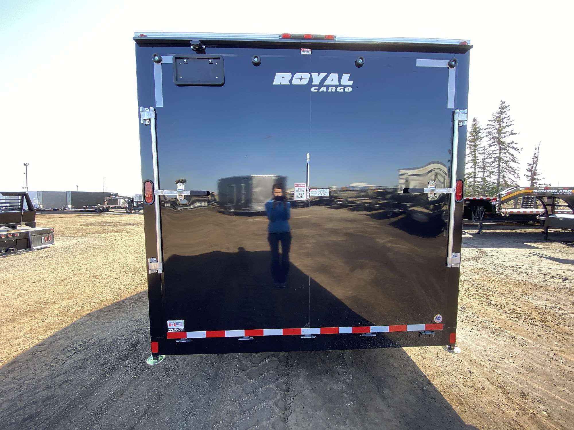 *Sale* 2026 Royal 8.5'x22' Enclosed Cargo w/ Escape Door