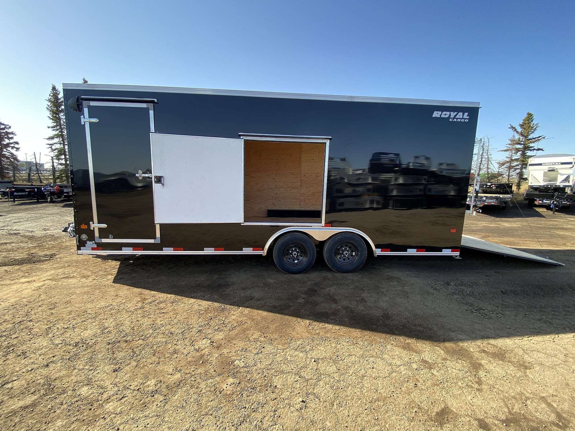 *Sale* 2026 Royal 8.5'x22' Enclosed Cargo w/ Escape Door