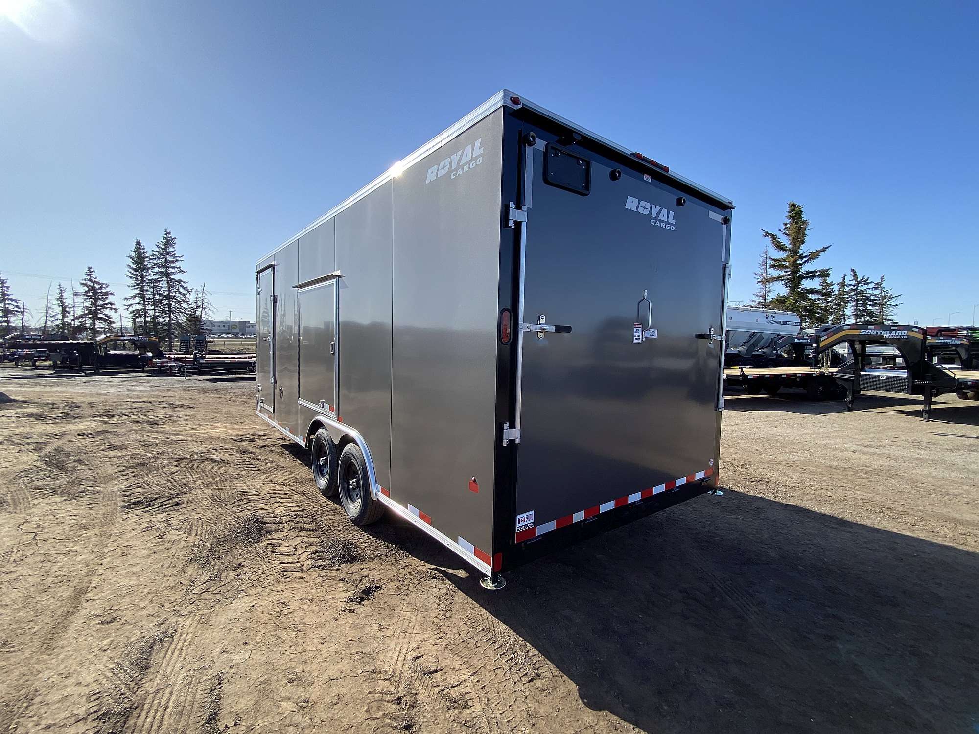 *Sale* 2026 Royal 8.5'x22' Enclosed Cargo w/ Escape Door