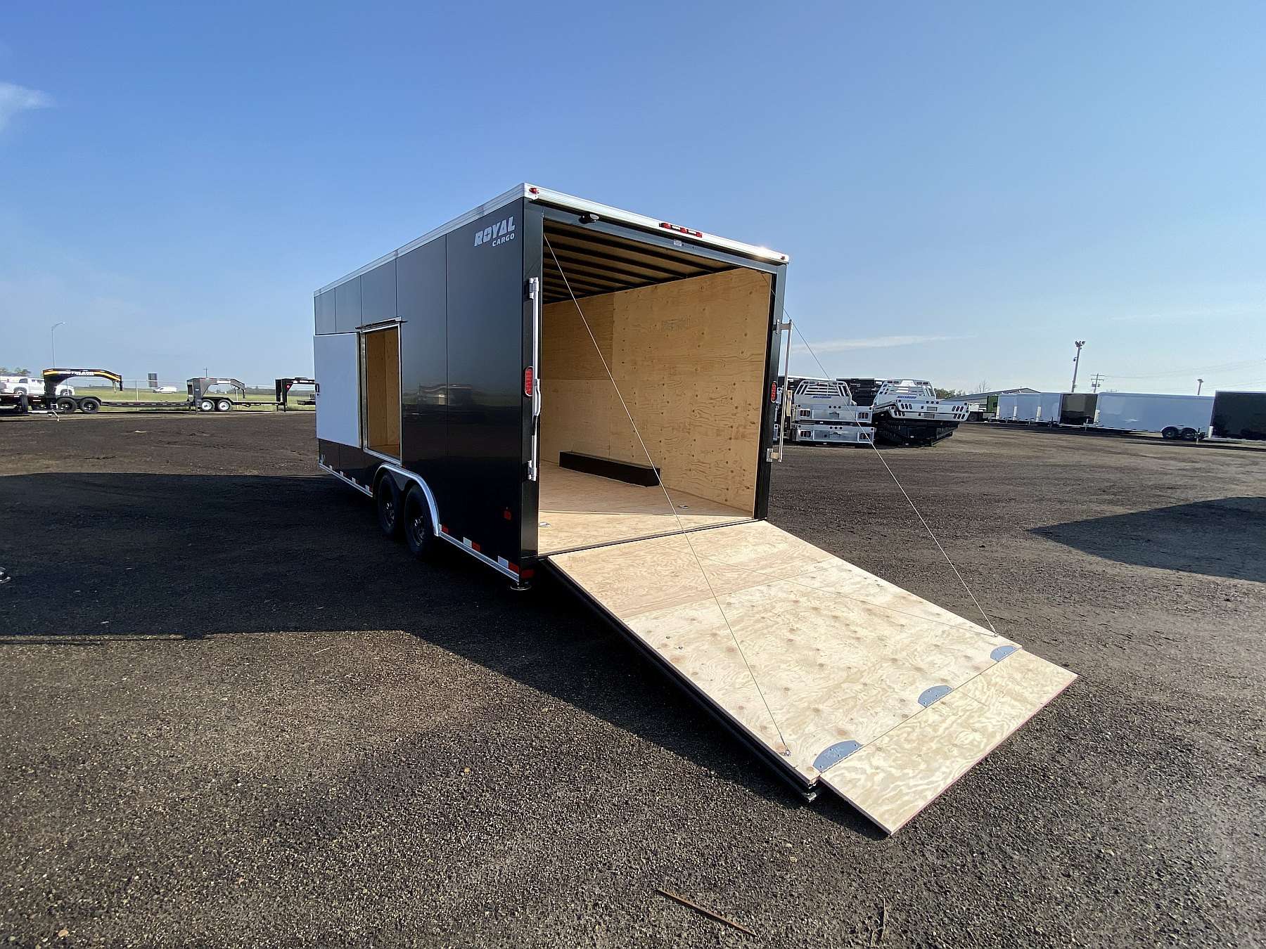 *Sale* 2026 Royal 8.5'x22' Enclosed Cargo w/ Escape Door