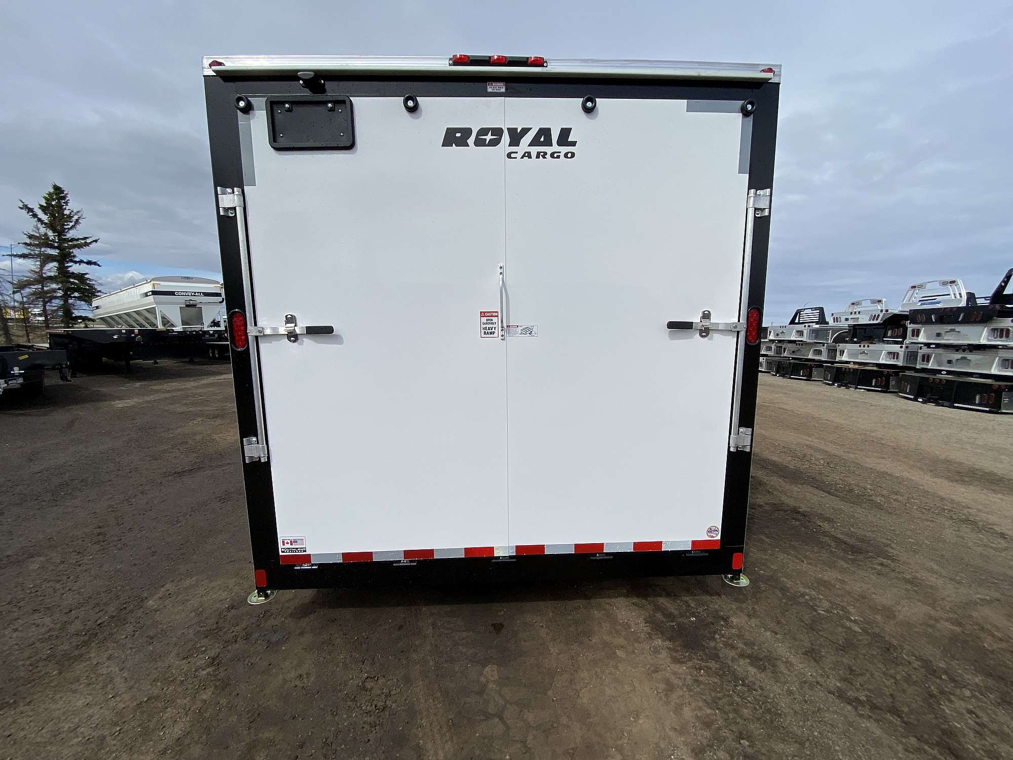 *Sale* 2026 Royal 8.5'x22' Enclosed Cargo w/ Escape Door