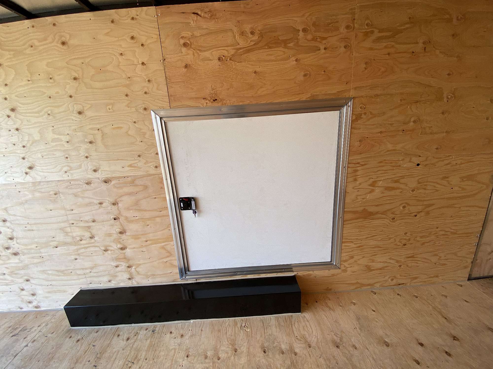 *Sale* 2026 Royal 8'x22' Enclosed Cargo w/ Free Escape Door!