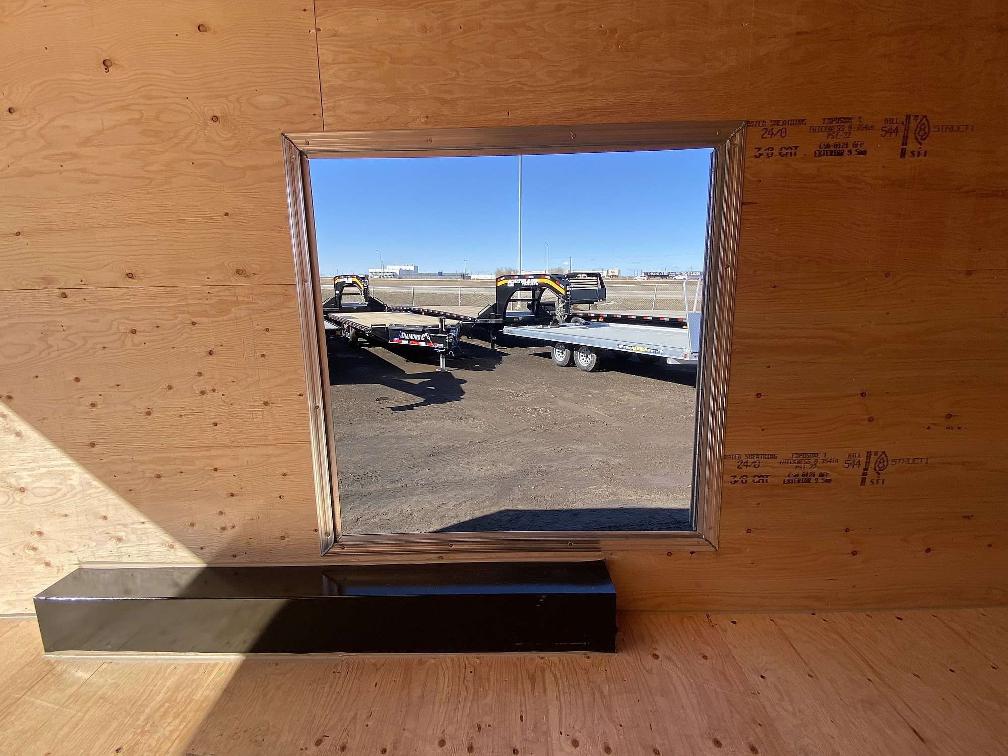 *Sale* 2026 Royal 8'x22' Enclosed Cargo w/ Free Escape Door!