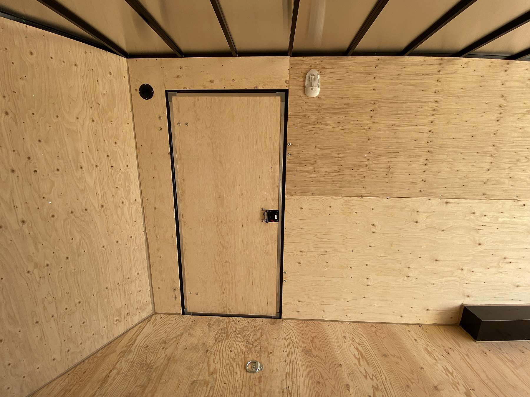 *Sale* 2026 Royal 8'x22' Enclosed Cargo w/ Free Escape Door!