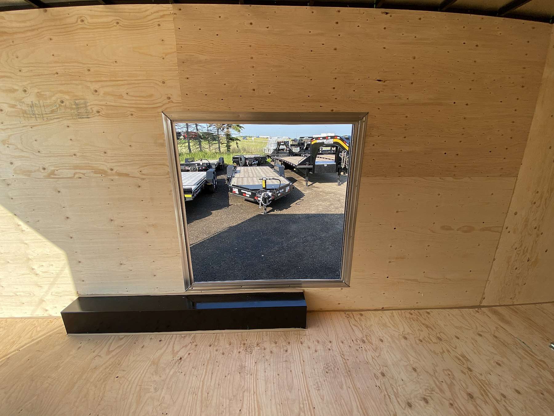 *Sale* 2026 Royal 8'x22' Enclosed Cargo w/ Free Escape Door!