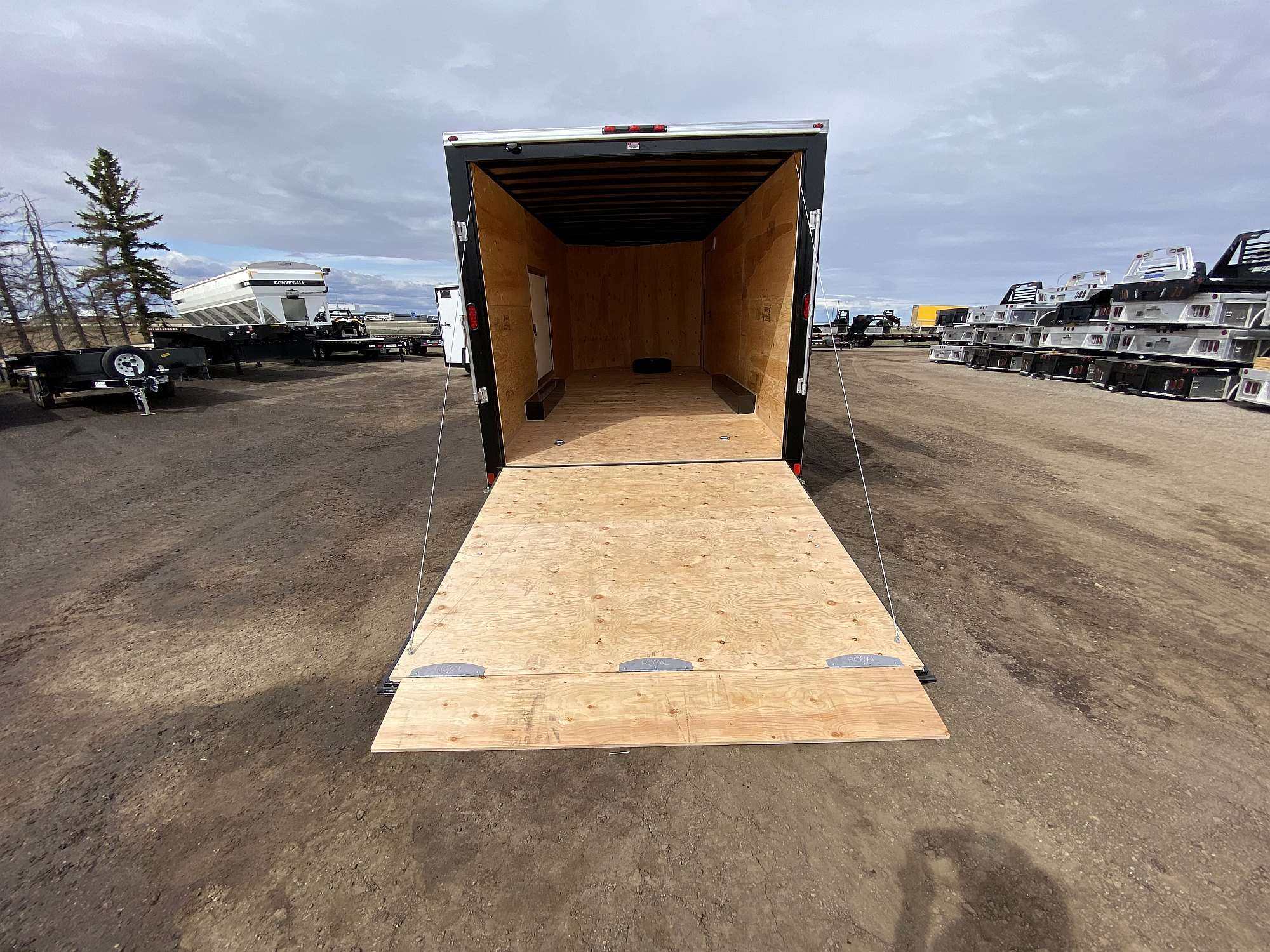 *Sale* 2026 Royal 8'x22' Enclosed Cargo w/ Free Escape Door!