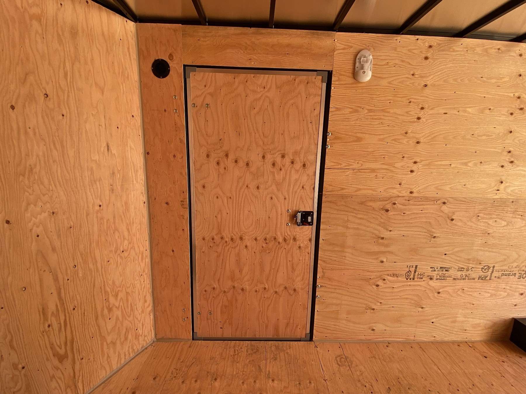 *Sale* 2026 Royal 8'x22' Enclosed Cargo w/ Free Escape Door!