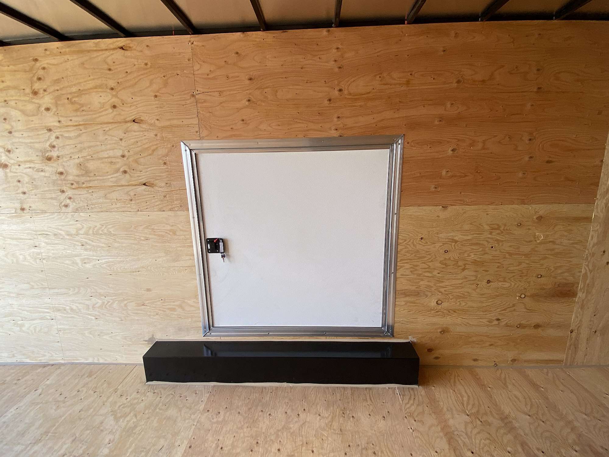 *Sale* 2026 Royal 8'x26' Enclosed Cargo w/ Free Escape Door!