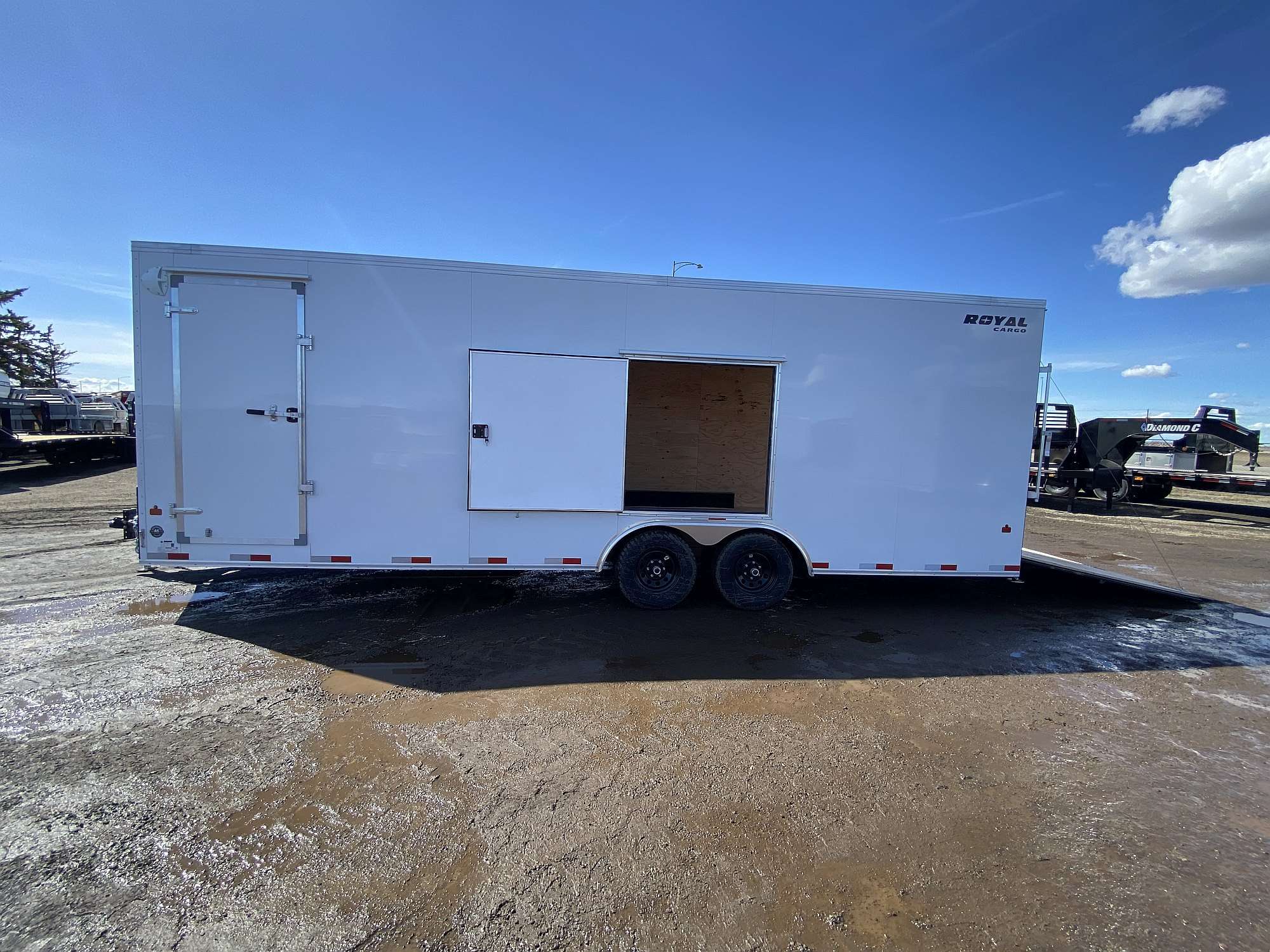 *Sale* 2026 Royal 8'x26' Enclosed Cargo w/ Free Escape Door!