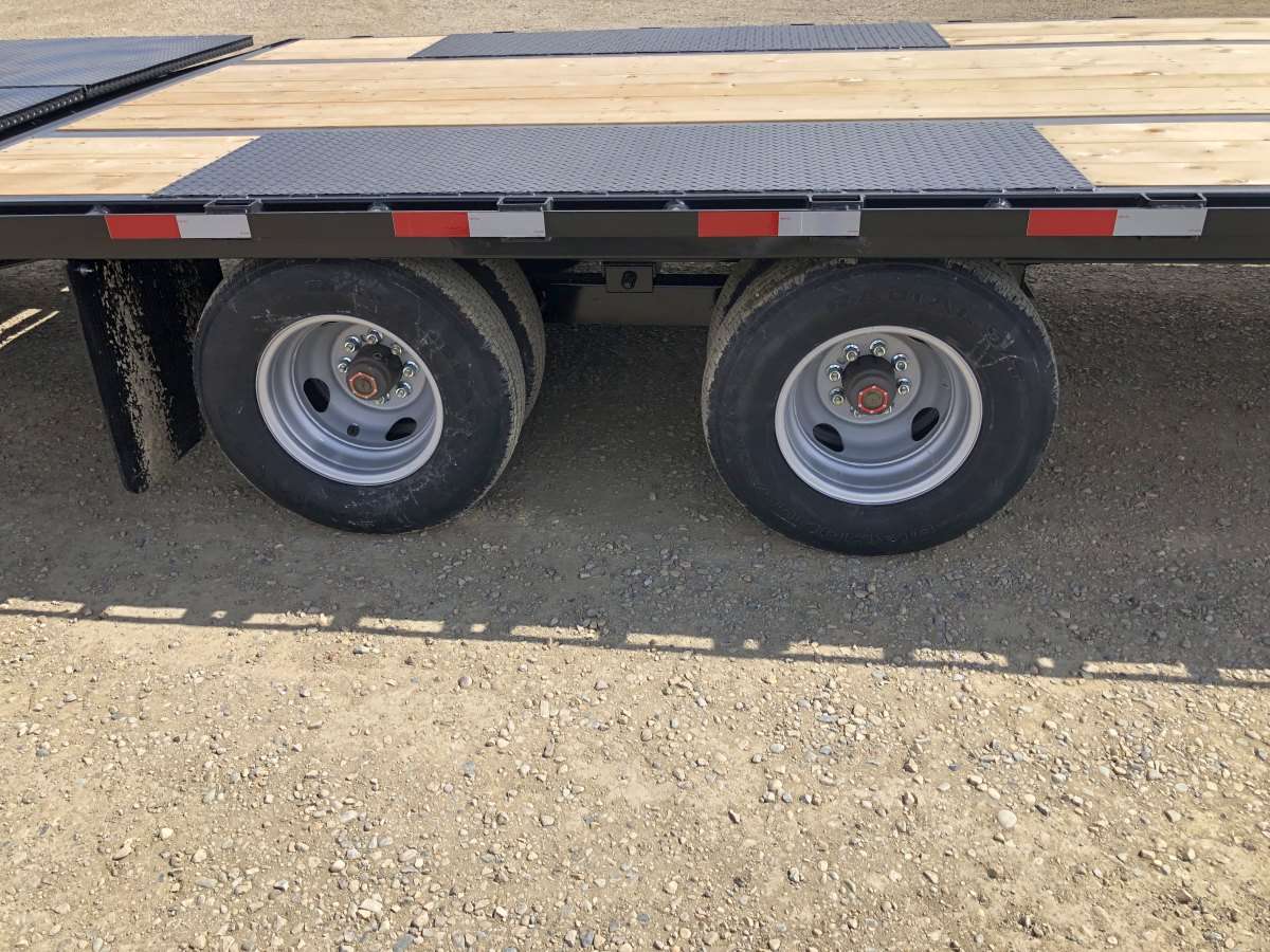 *Seasonal Clearout* 2022 Southland 32' Gooseneck Trailer