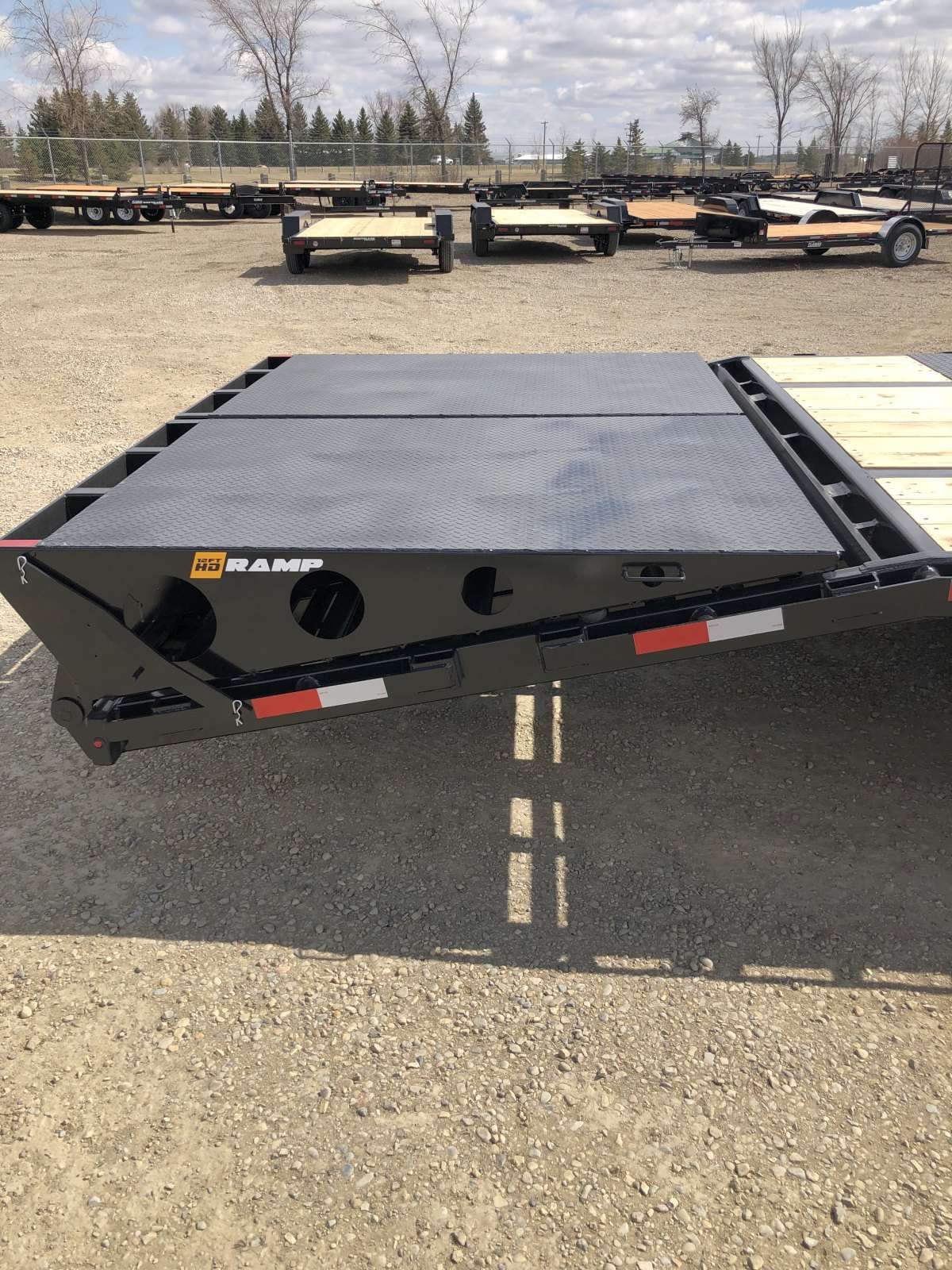 *Seasonal Clearout* 2022 Southland 32' Gooseneck Trailer