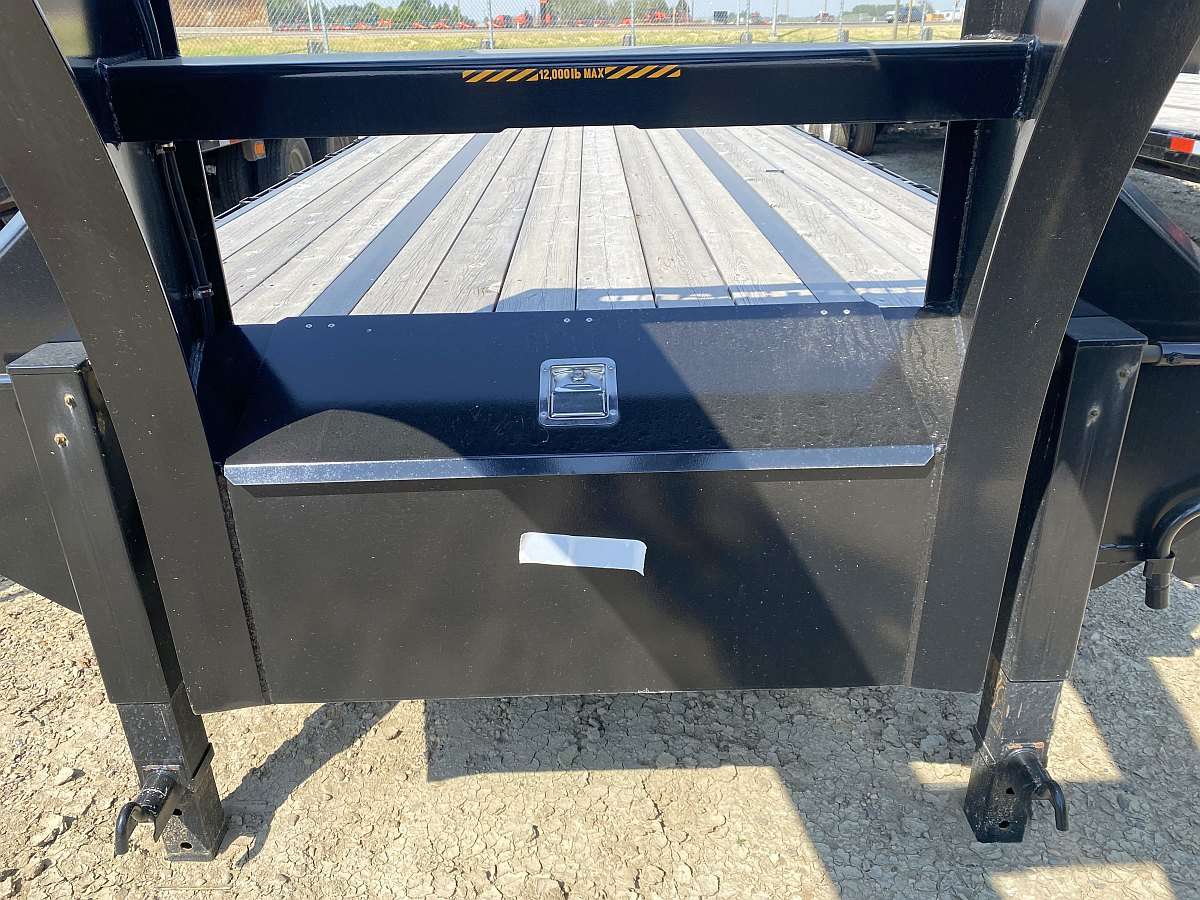 *Seasonal Clearout* 2022 Southland 32' Gooseneck Trailer