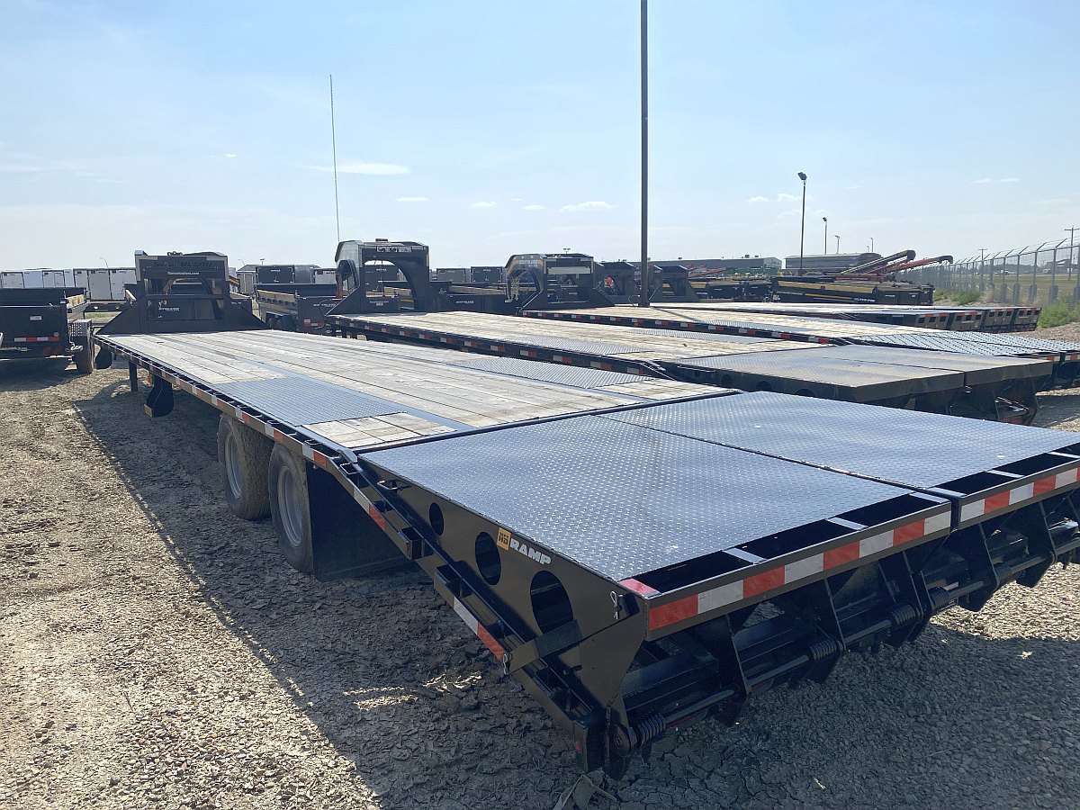 *Seasonal Clearout* 2022 Southland 32' Gooseneck Trailer