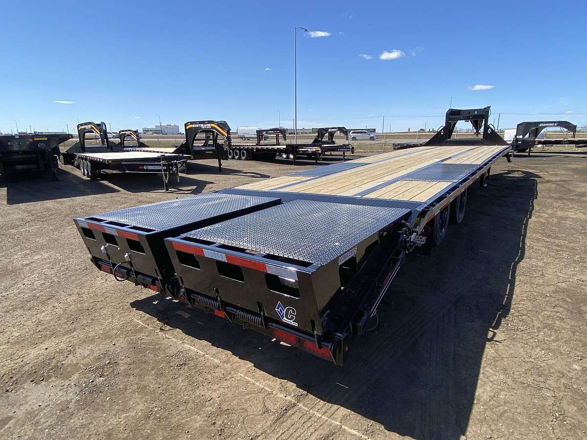 *Seasonal Clearout* 2023 Diamond C 35' Gooseneck Trailer