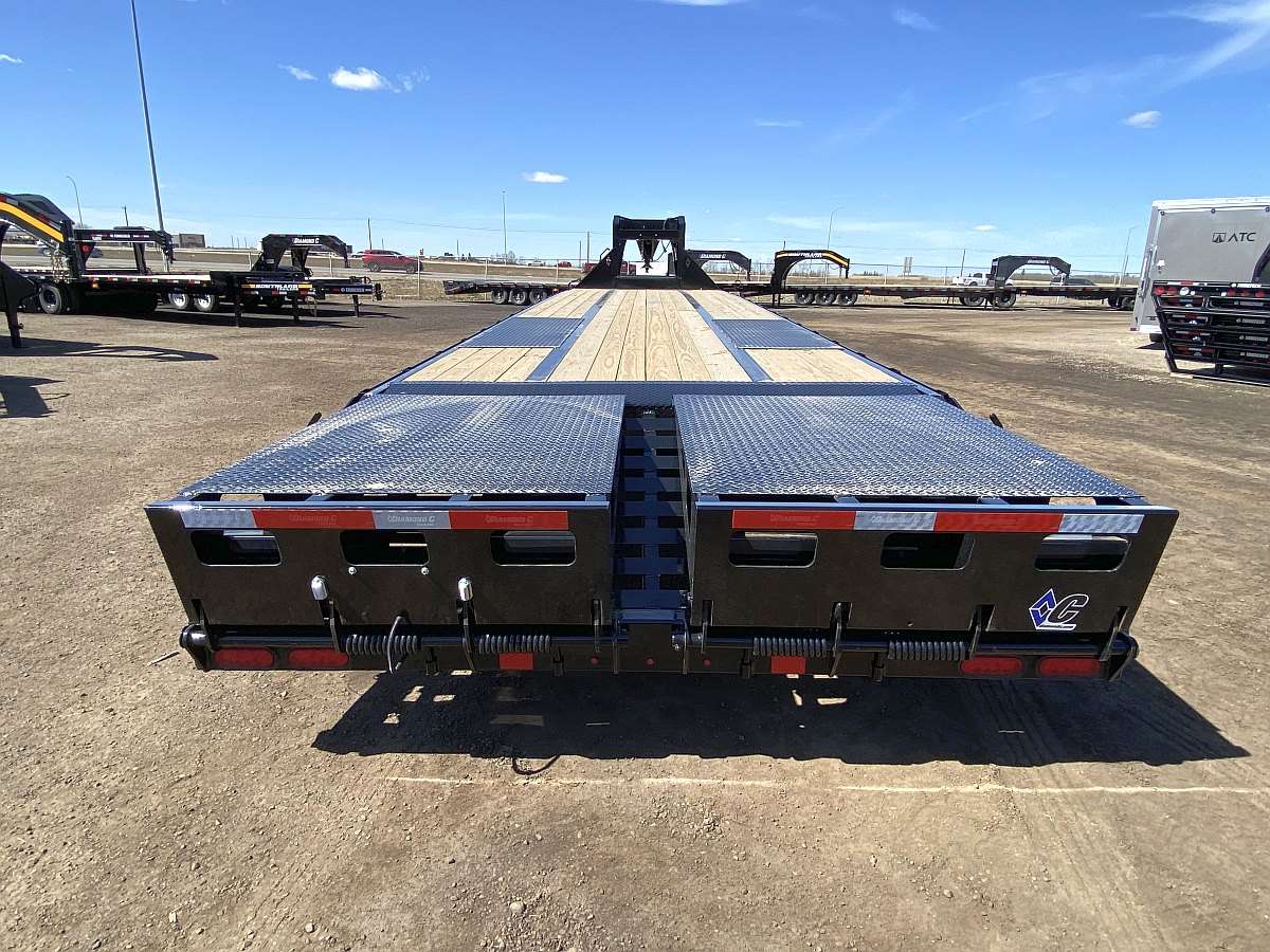 *Seasonal Clearout* 2023 Diamond C 35' Gooseneck Trailer