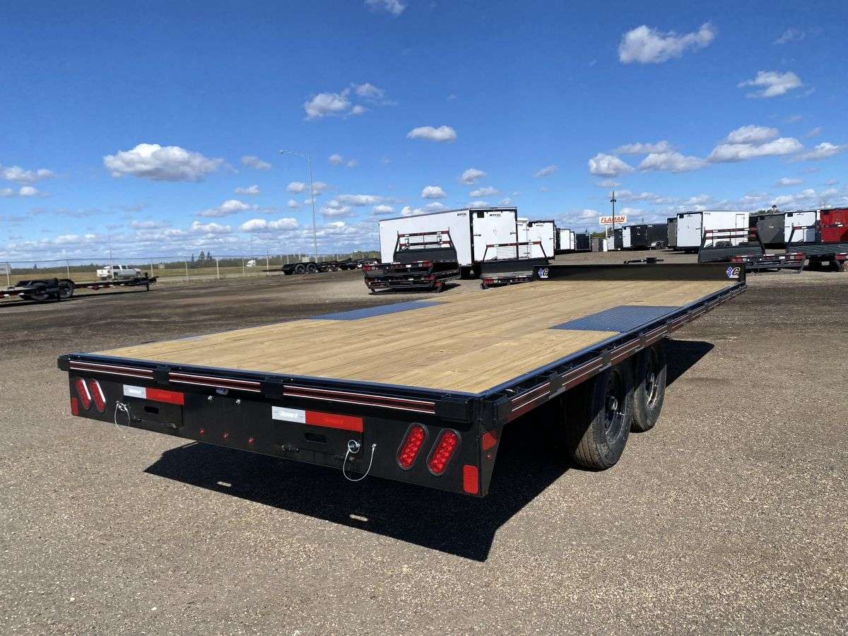 *Seasonal Clearout* 2024 Diamond C 20' Deck-Over Trailer