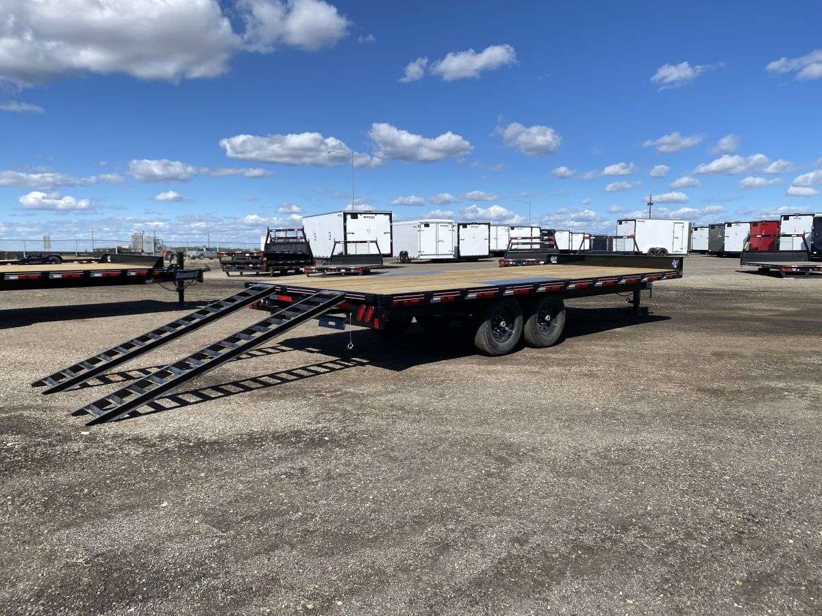 *Seasonal Clearout* 2024 Diamond C 20' Deck-Over Trailer